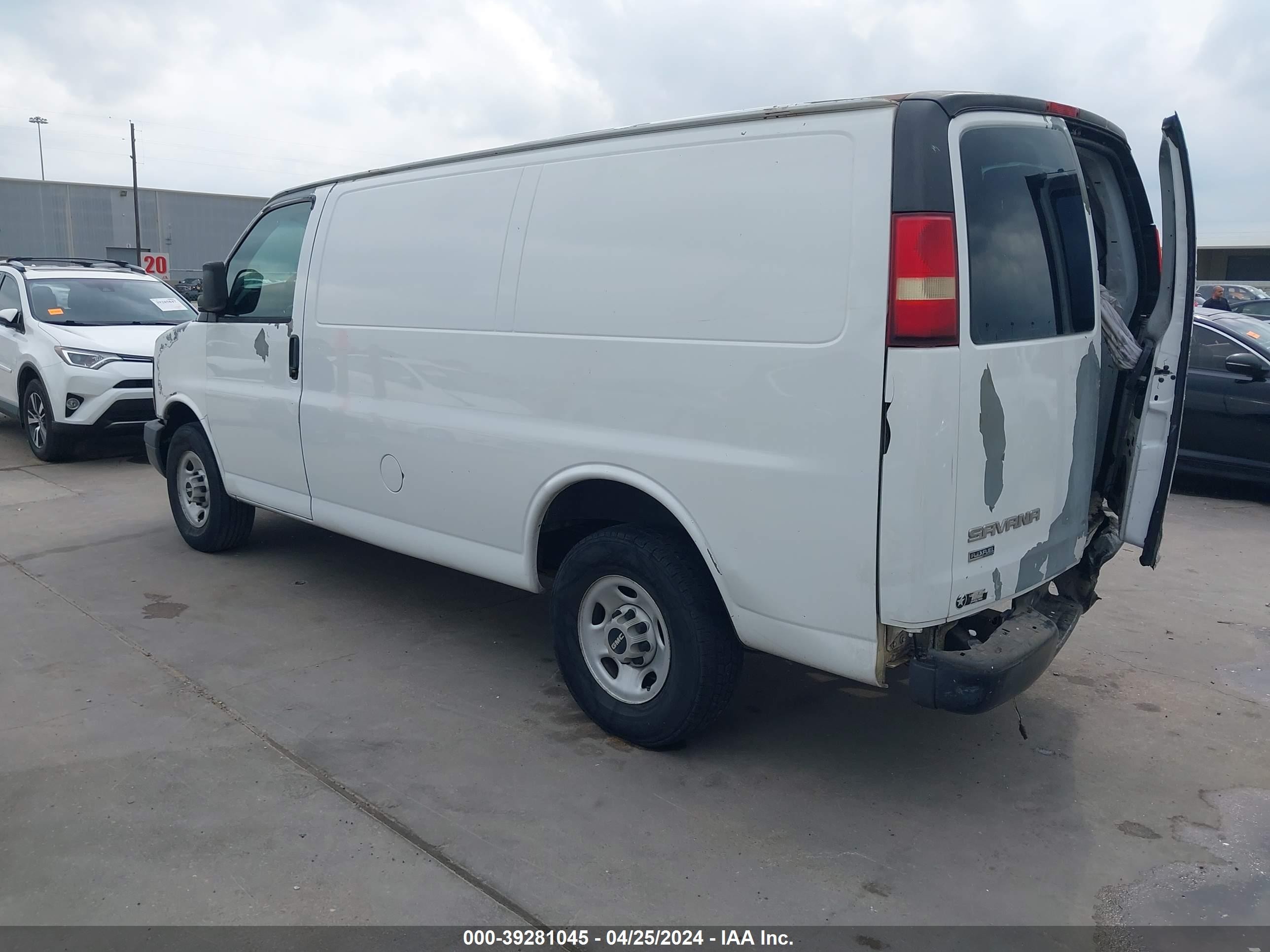 Photo 2 VIN: 1GTGG25V371129154 - GMC SAVANA 