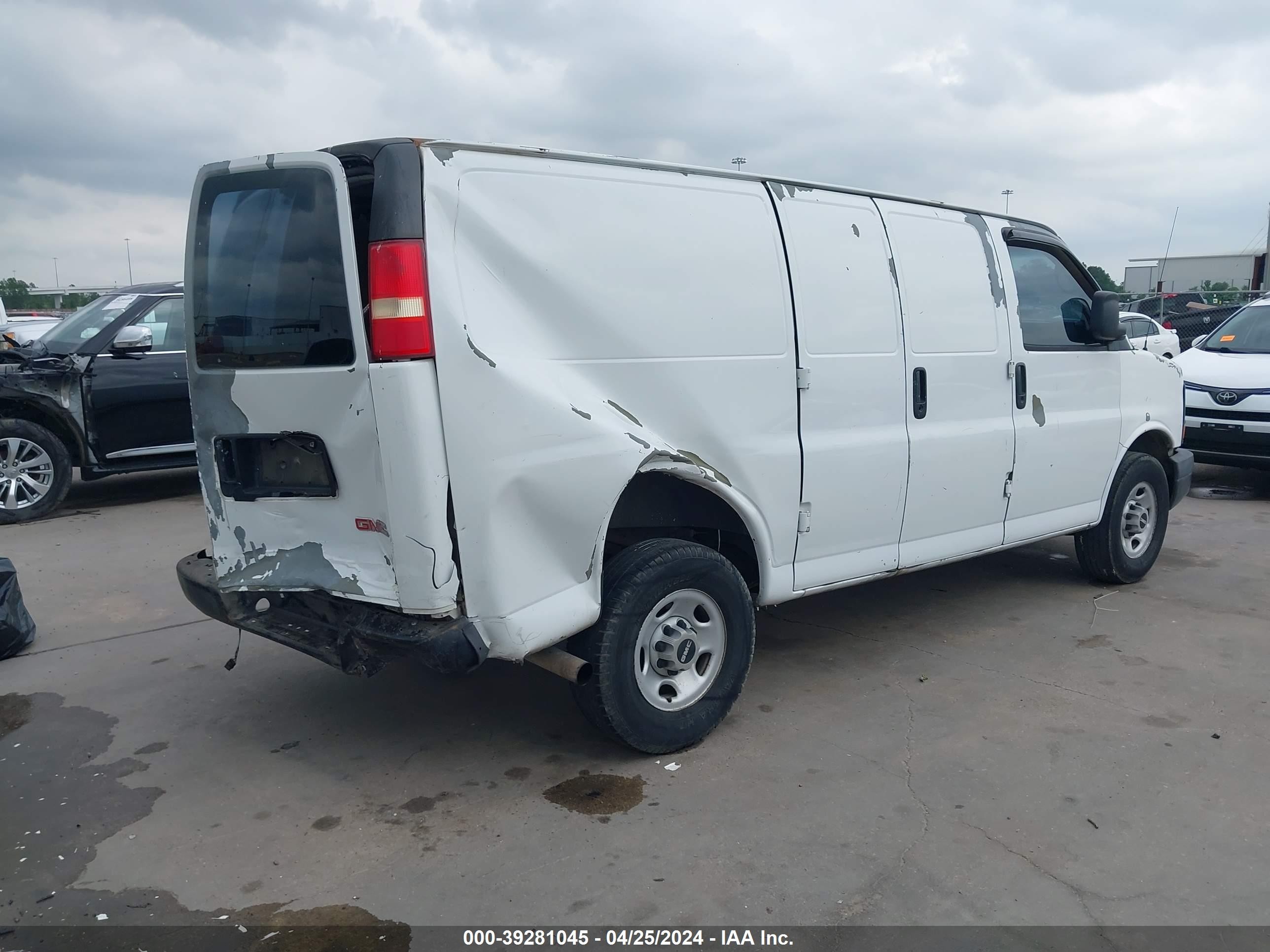 Photo 3 VIN: 1GTGG25V371129154 - GMC SAVANA 