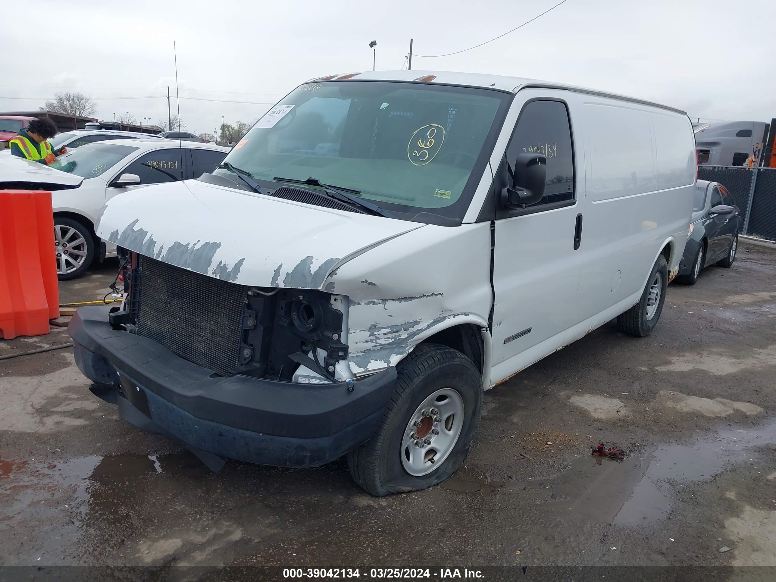 Photo 1 VIN: 1GTGG25V751246085 - GMC SAVANA 