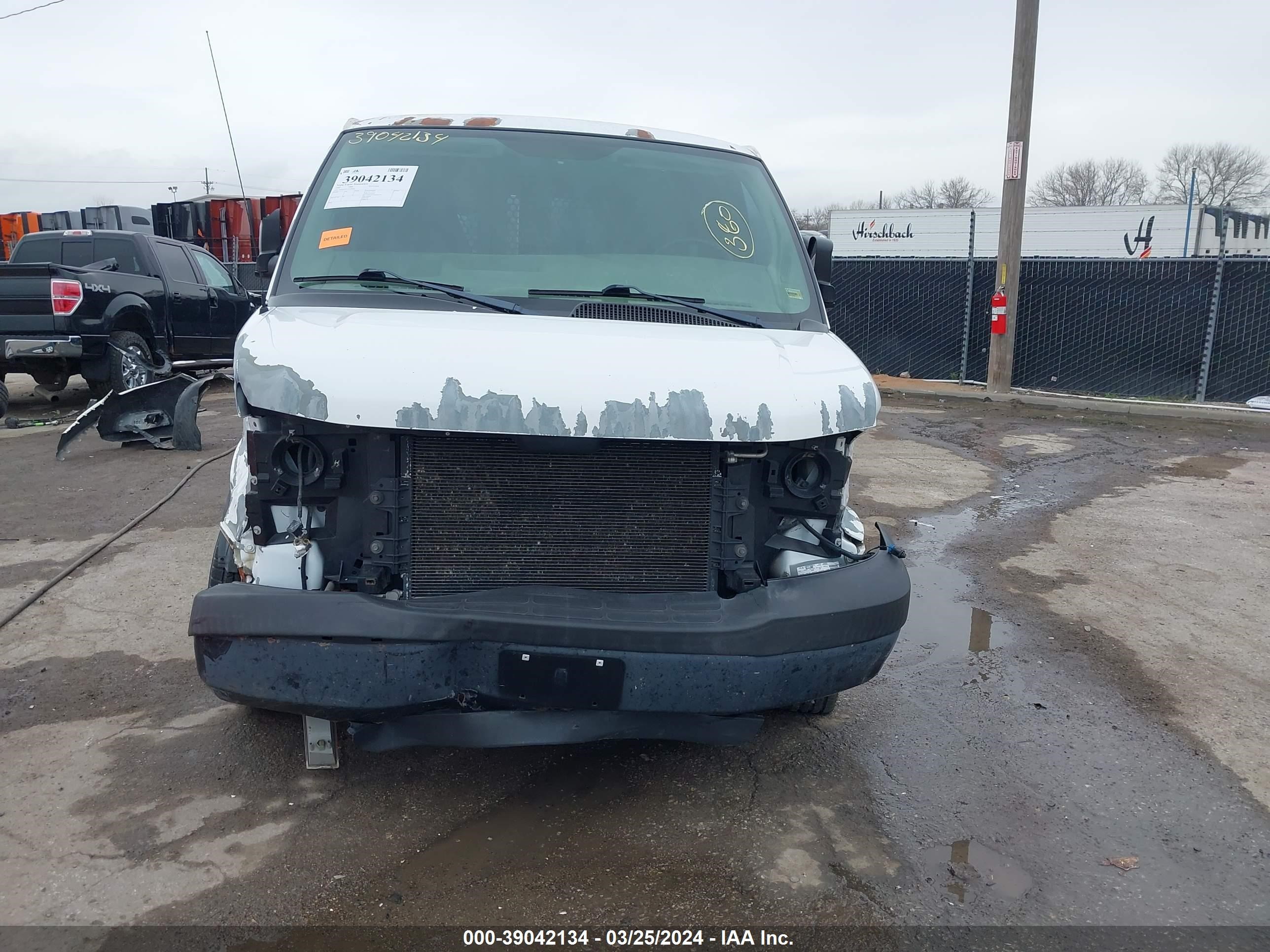 Photo 11 VIN: 1GTGG25V751246085 - GMC SAVANA 