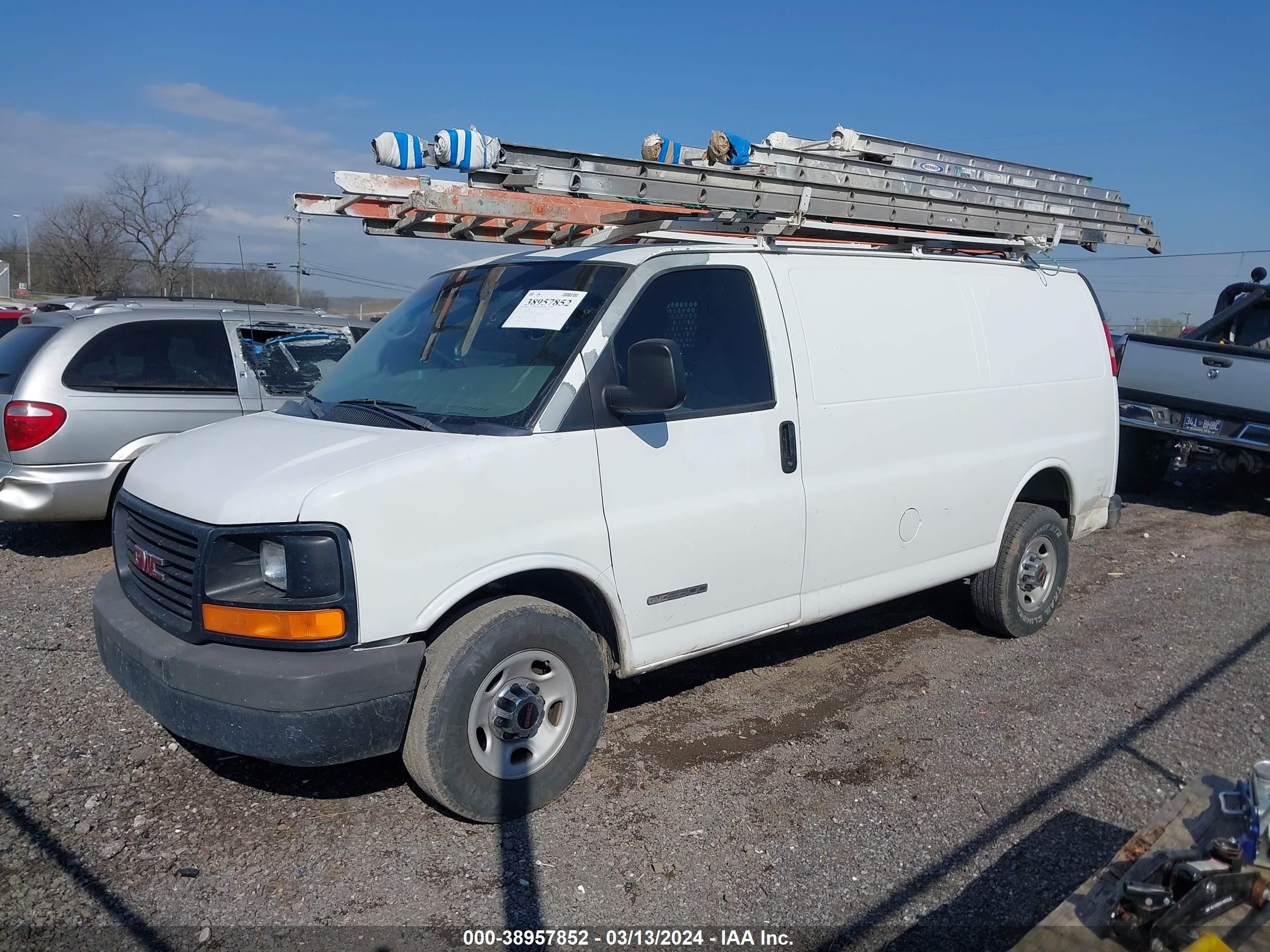 Photo 1 VIN: 1GTGG25V961211873 - GMC SAVANA 