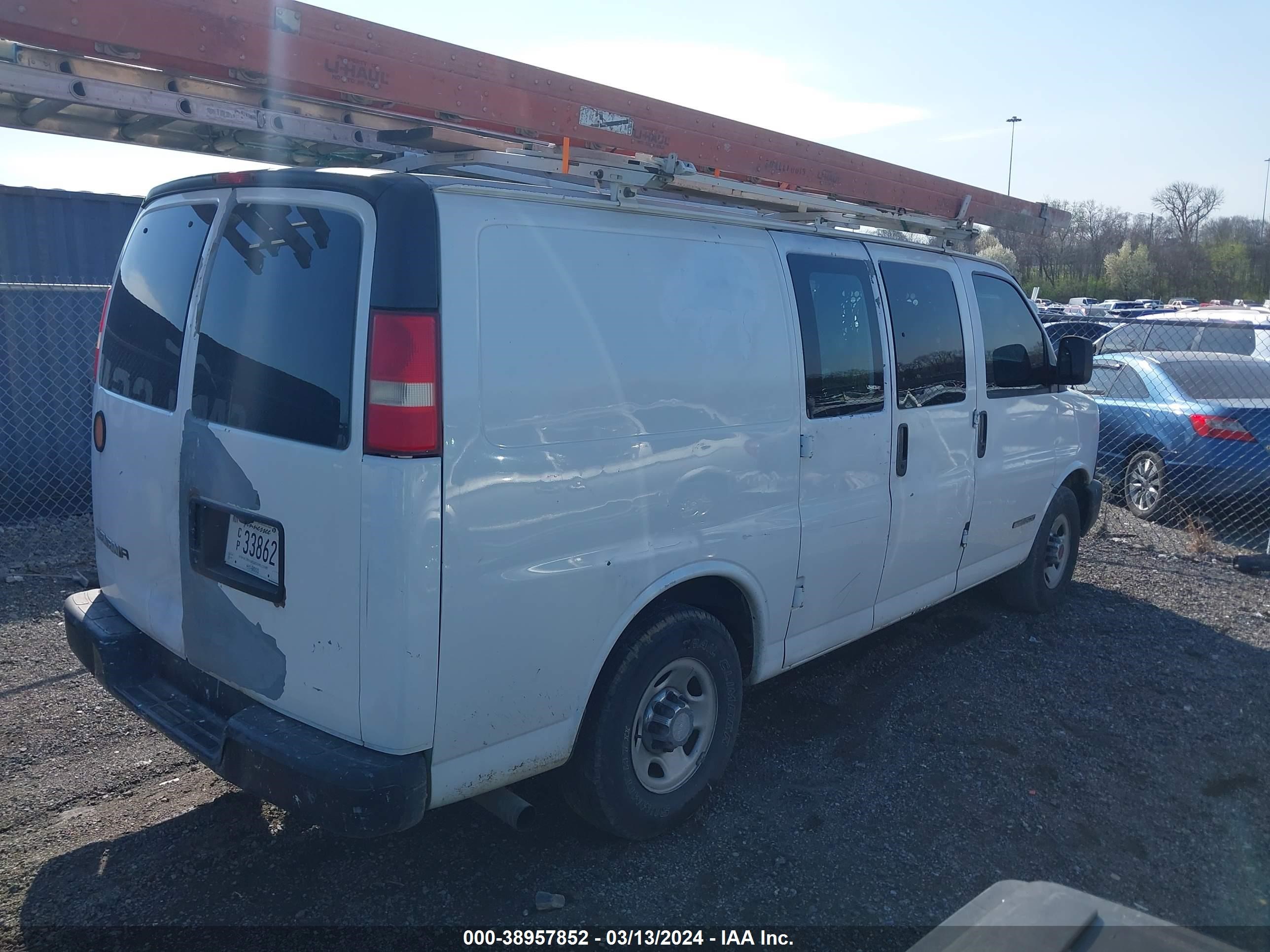 Photo 3 VIN: 1GTGG25V961211873 - GMC SAVANA 