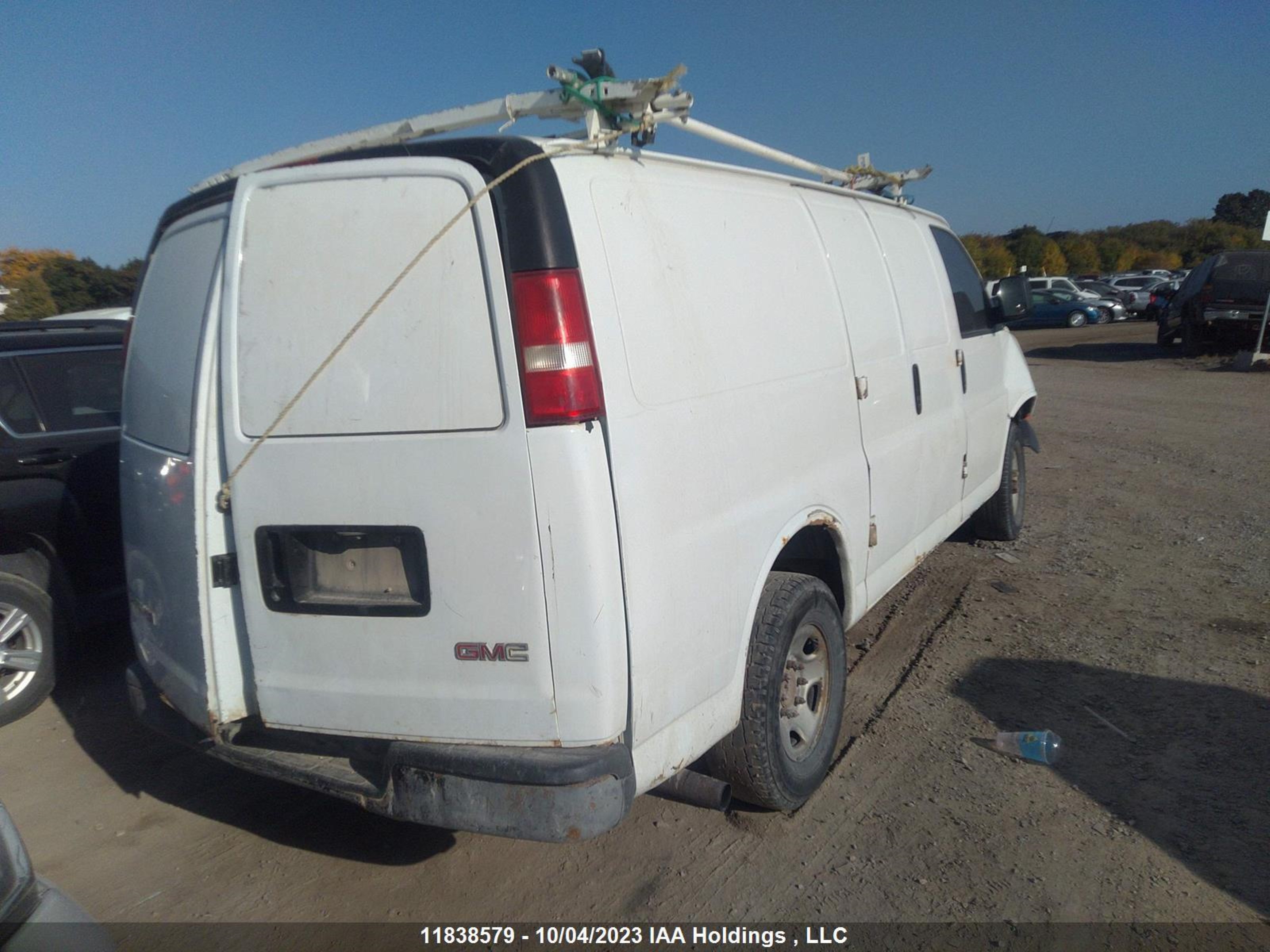 Photo 3 VIN: 1GTGG25V971186653 - GMC SAVANA 