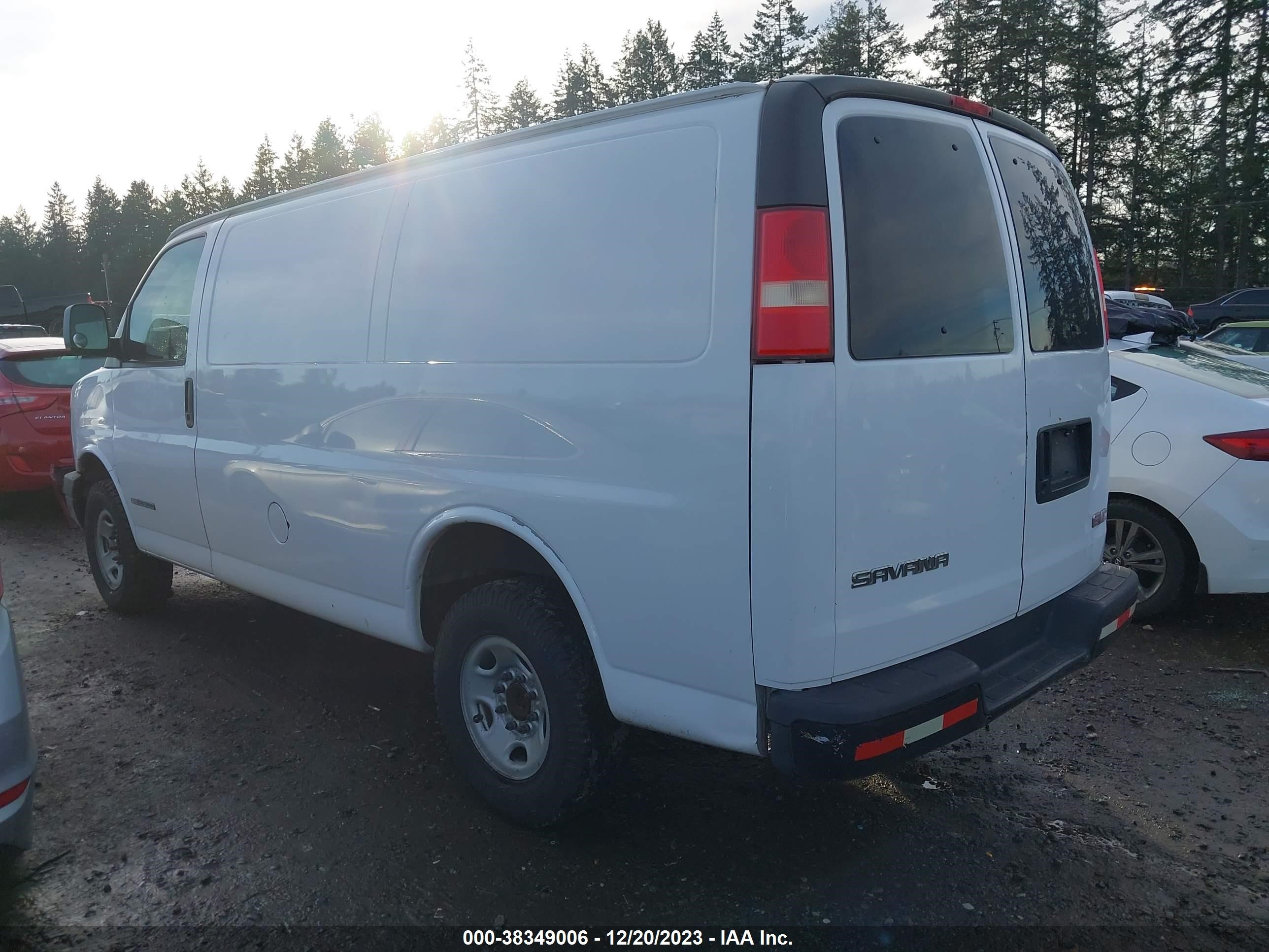 Photo 2 VIN: 1GTGG25VX61221232 - GMC SAVANA 