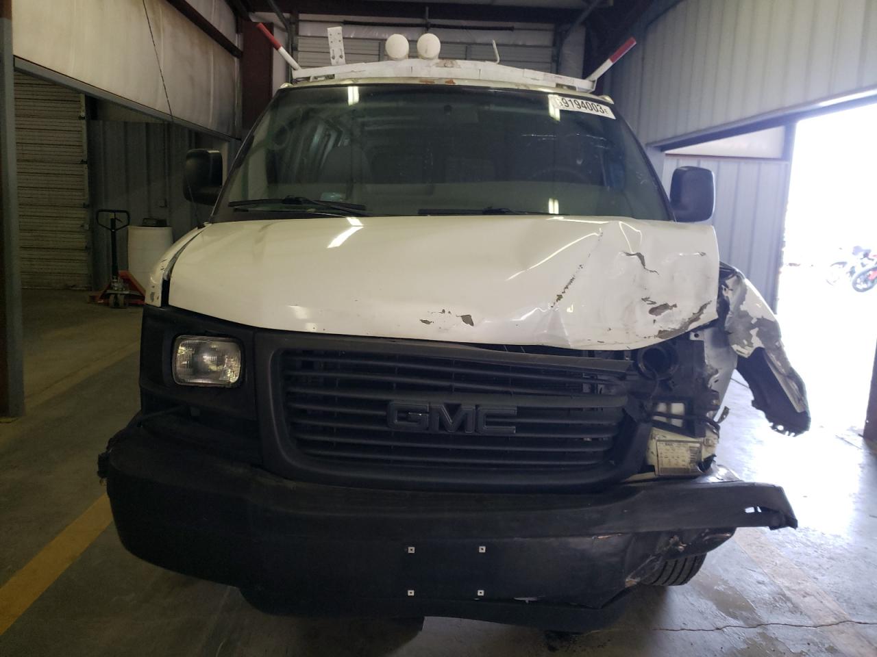 Photo 4 VIN: 1GTGG25VX61275517 - GMC SAVANA 