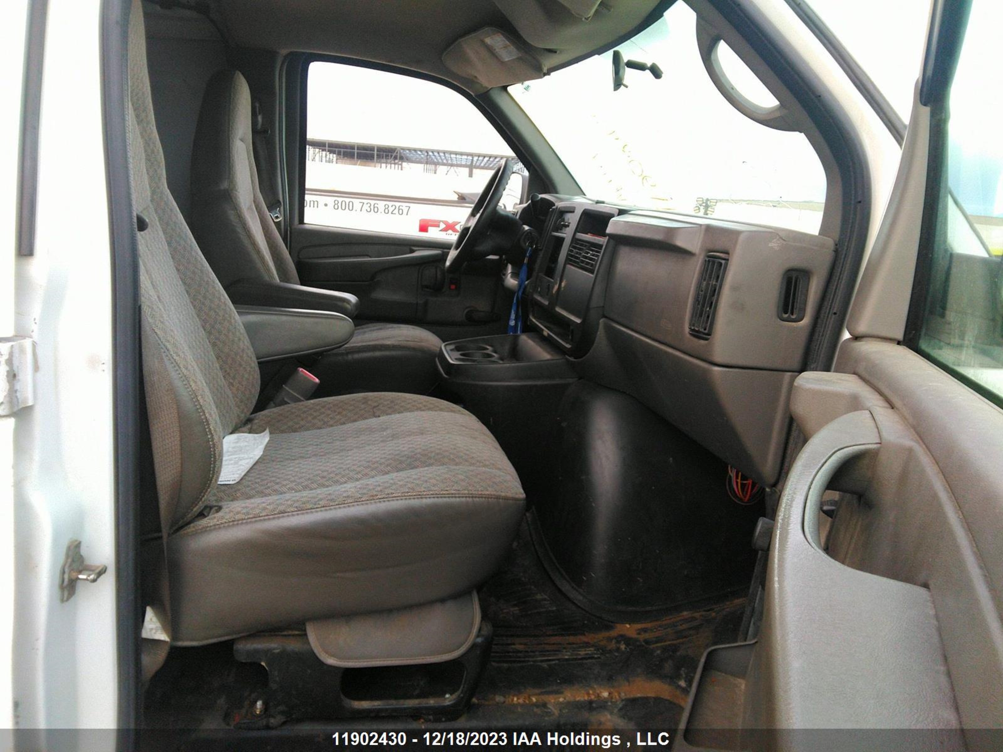 Photo 4 VIN: 1GTGG292061191190 - GMC SAVANA 