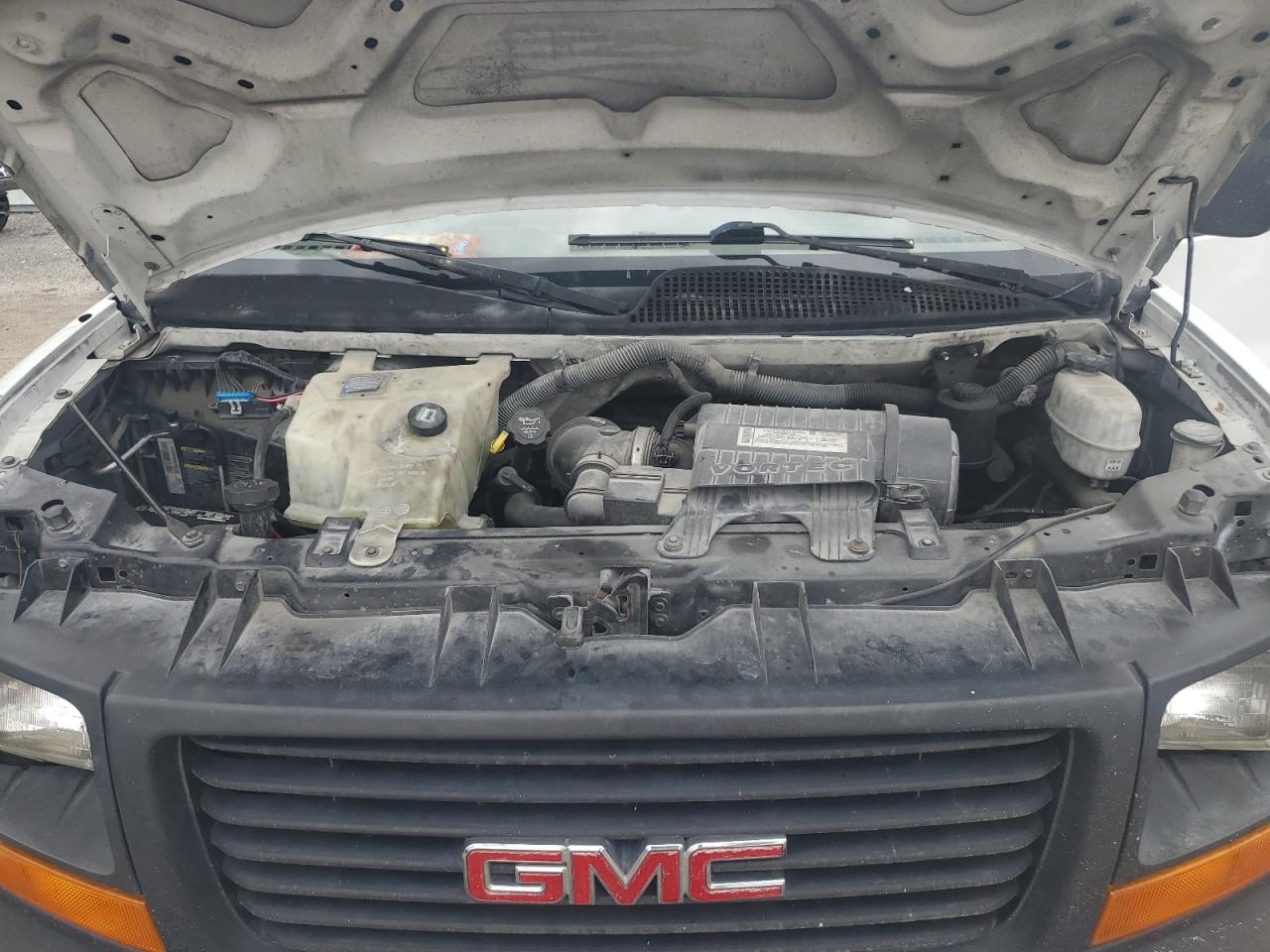 Photo 10 VIN: 1GTGG29C681103898 - GMC SAVANA 