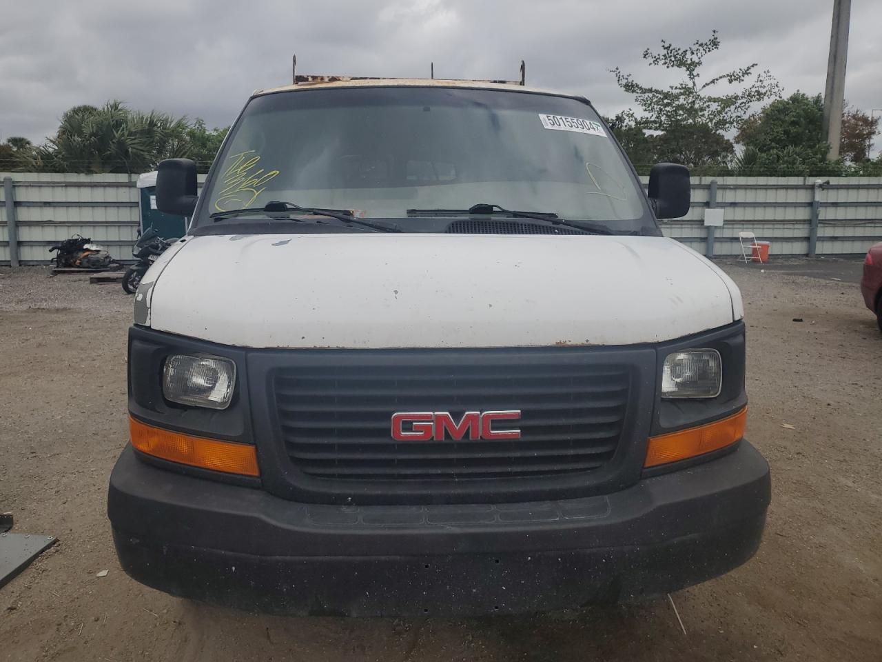 Photo 4 VIN: 1GTGG29C681103898 - GMC SAVANA 