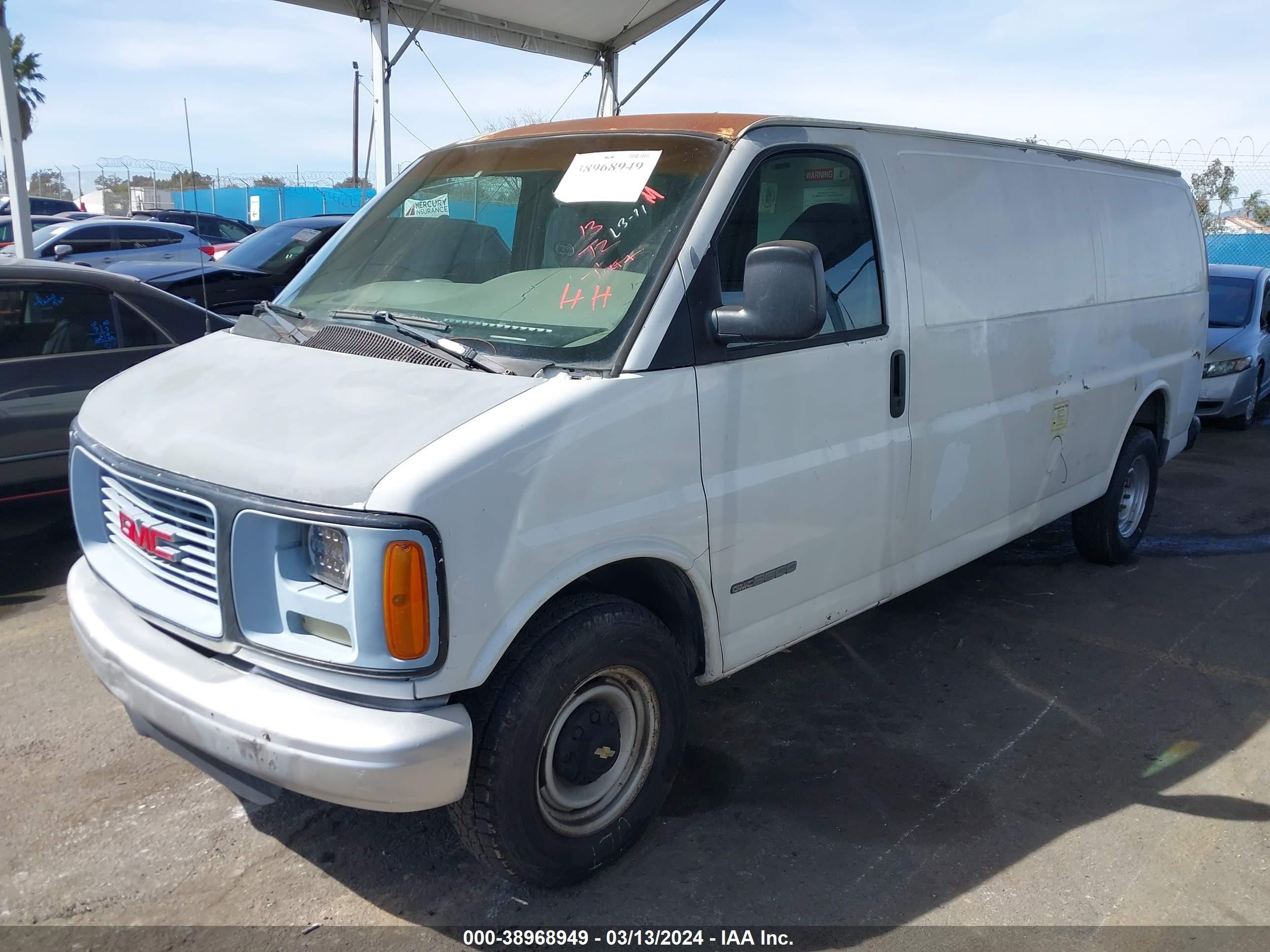 Photo 1 VIN: 1GTGG29R111188224 - GMC SAVANA 