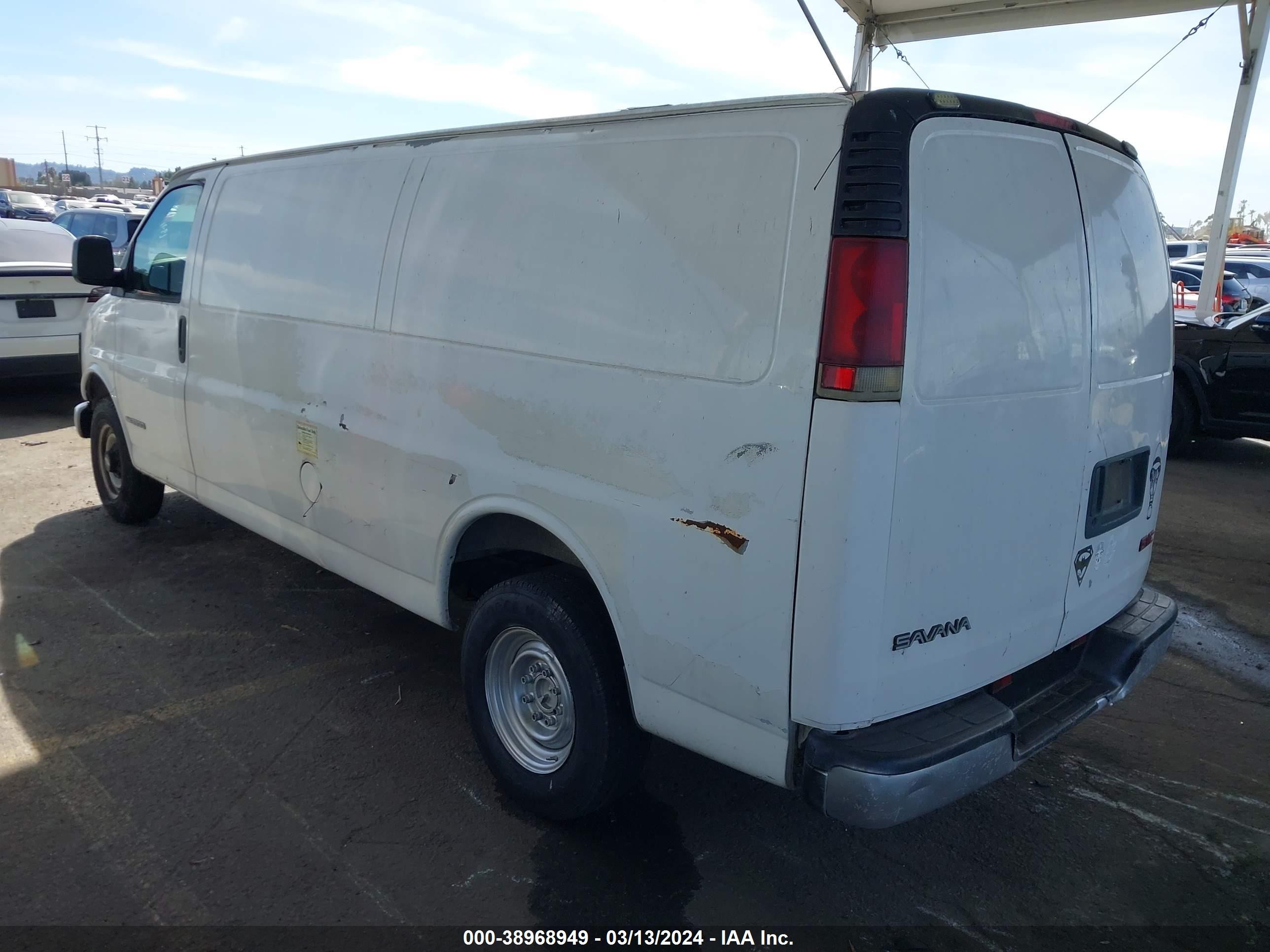 Photo 2 VIN: 1GTGG29R111188224 - GMC SAVANA 