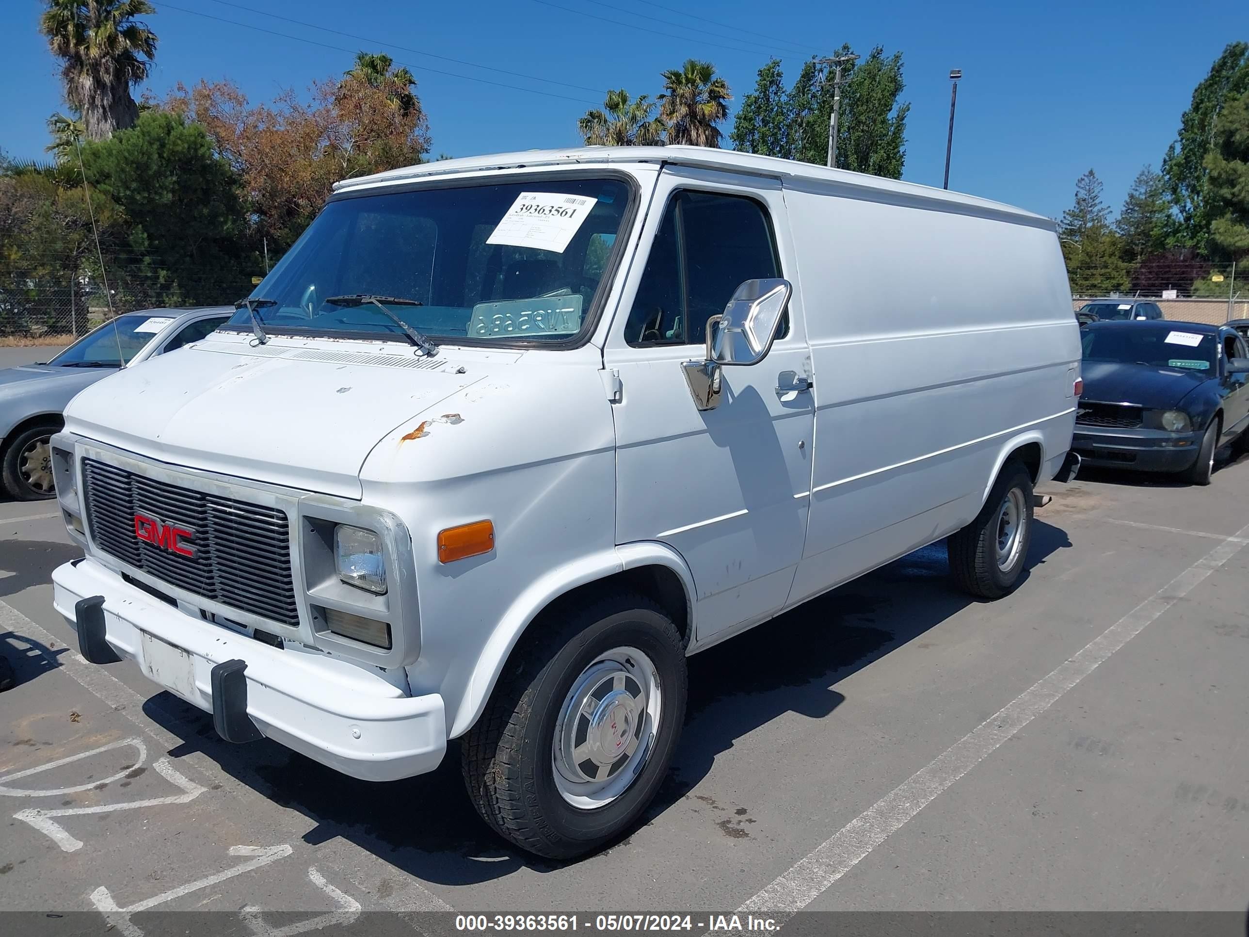 Photo 1 VIN: 1GTGG35K6RF530795 - GMC VANDURA 