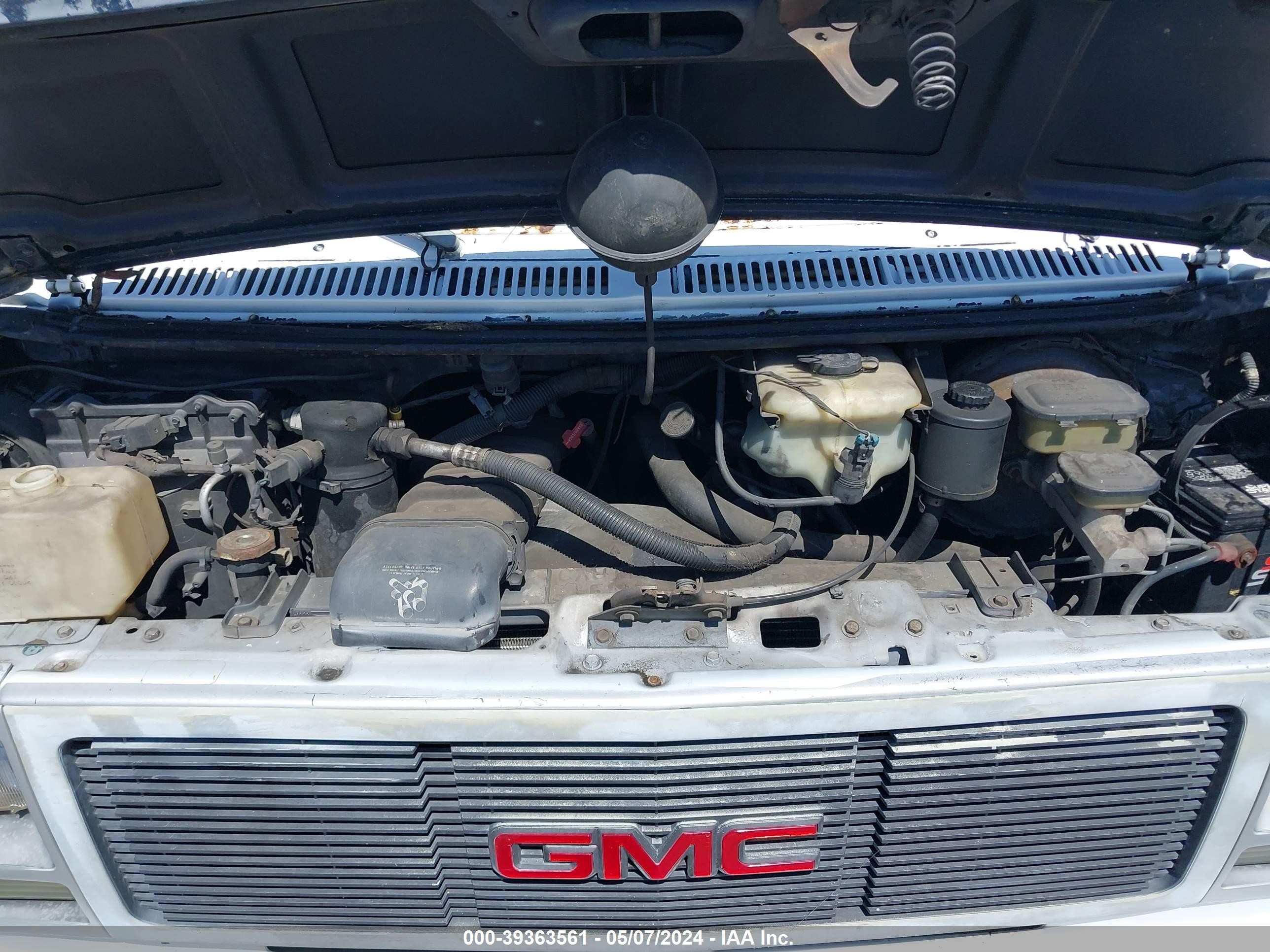 Photo 9 VIN: 1GTGG35K6RF530795 - GMC VANDURA 