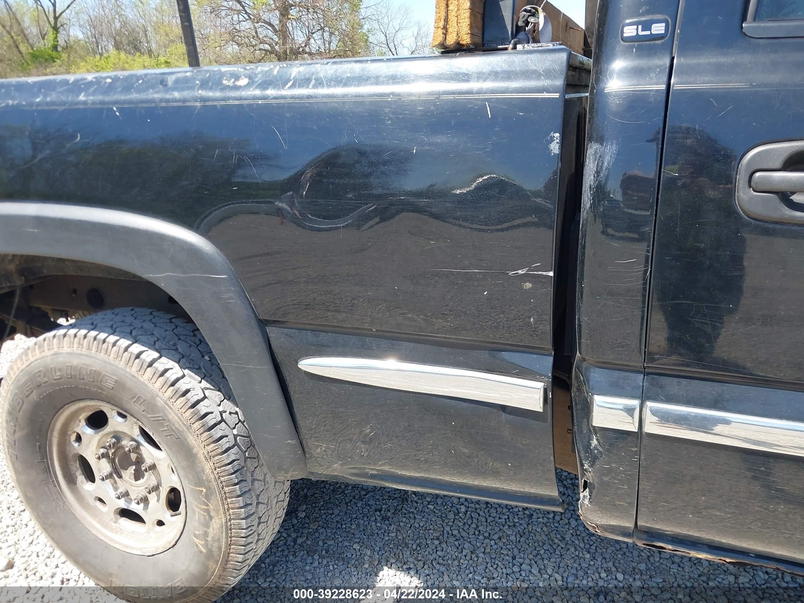 Photo 5 VIN: 1GTGK13U31F147991 - GMC SIERRA 