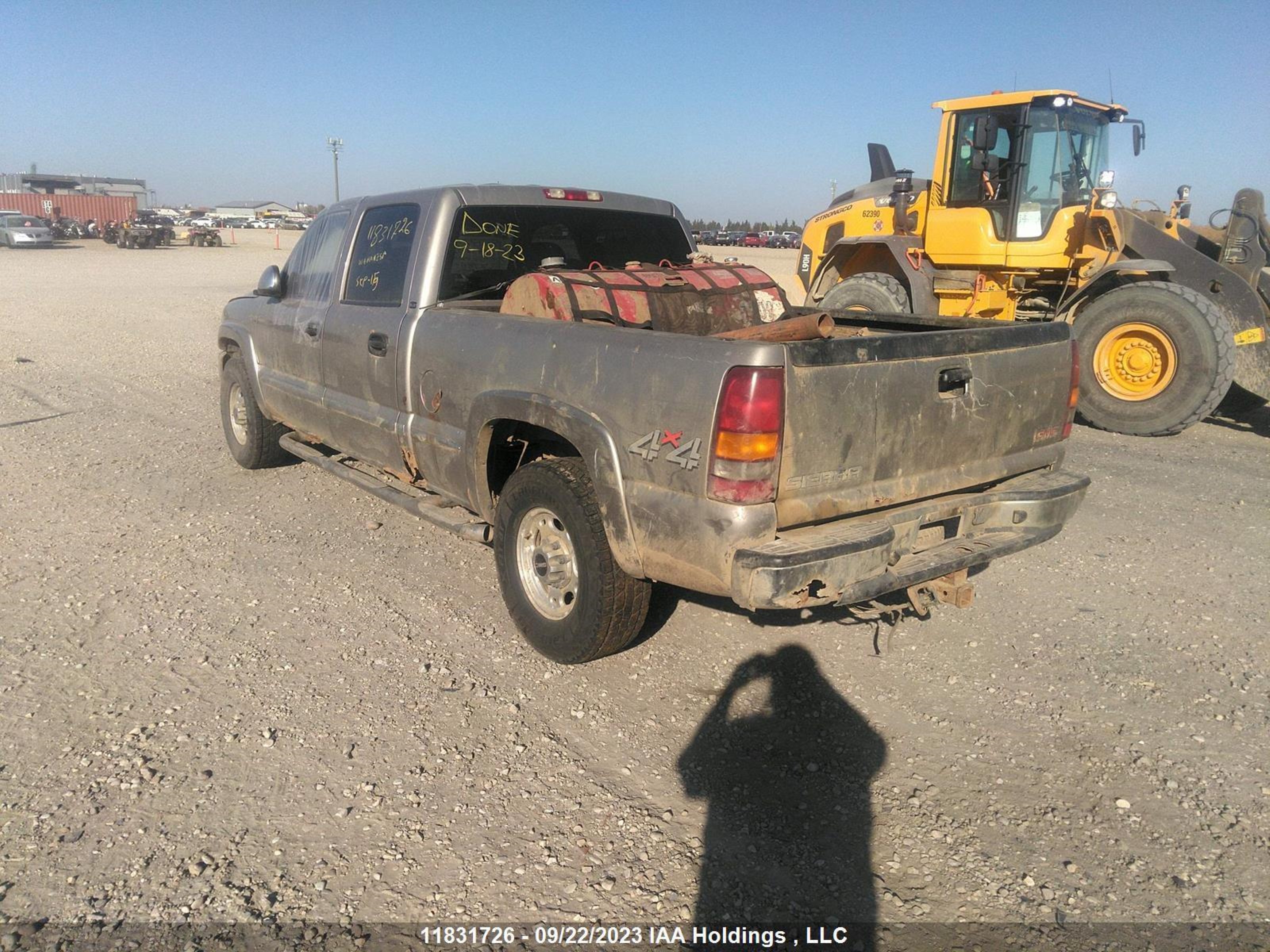 Photo 2 VIN: 1GTGK13U32F200819 - GMC SIERRA 