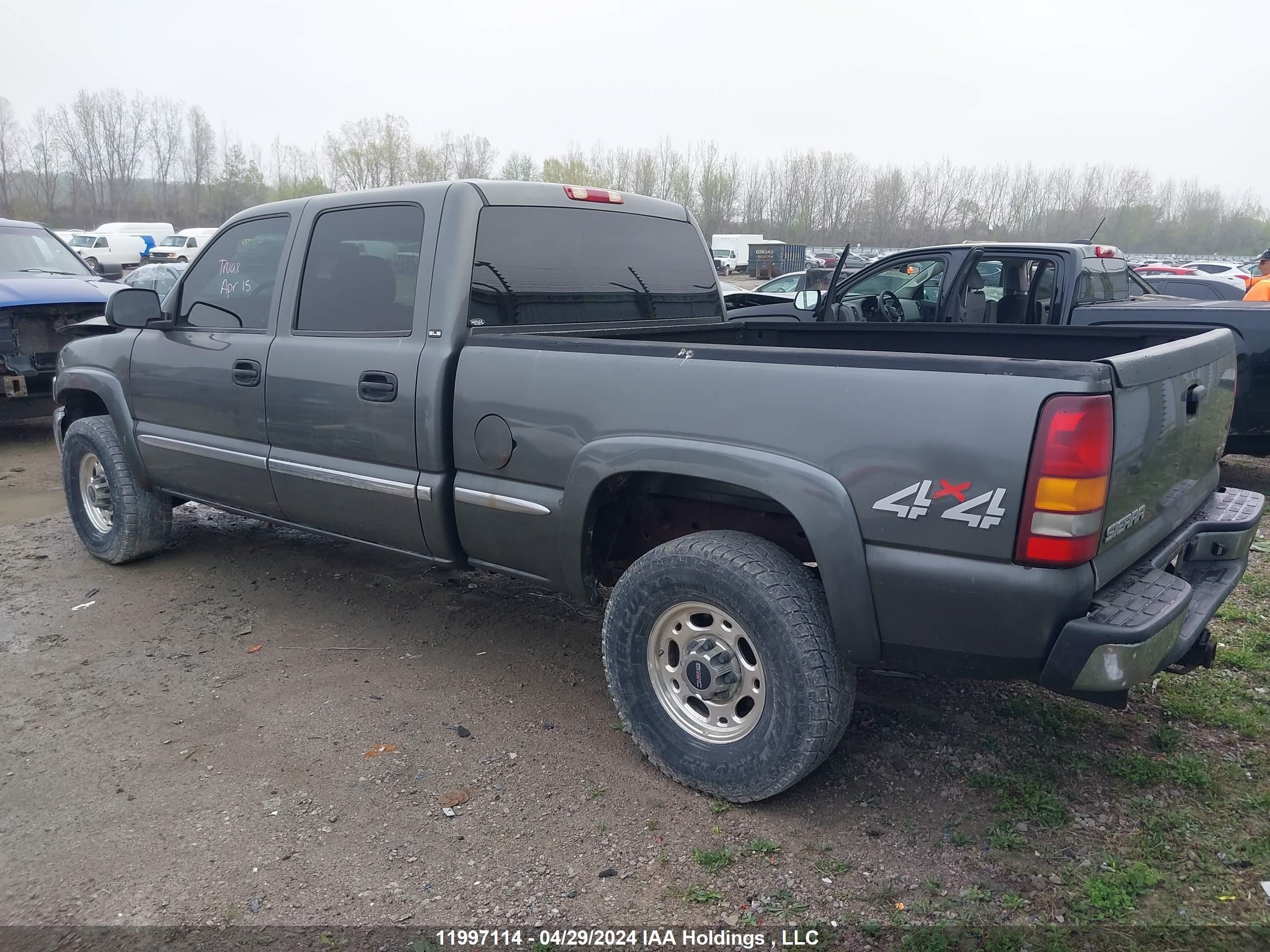 Photo 13 VIN: 1GTGK13U72F113473 - GMC SIERRA 