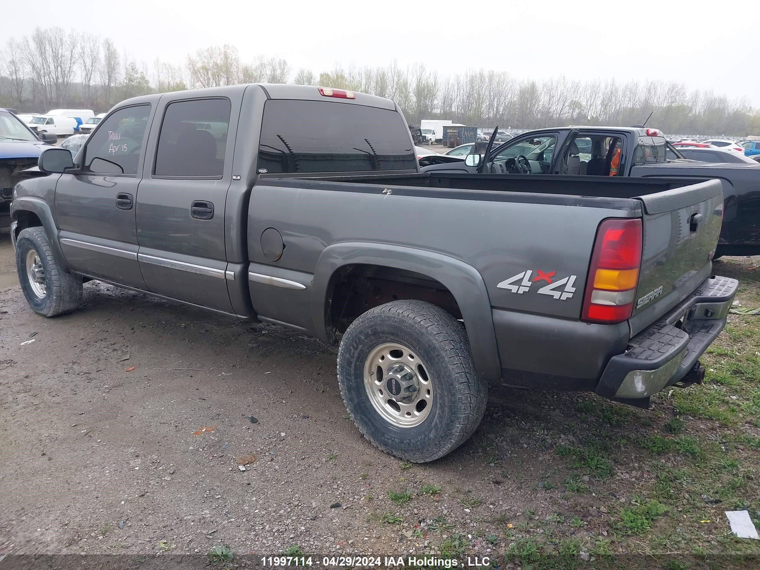 Photo 2 VIN: 1GTGK13U72F113473 - GMC SIERRA 