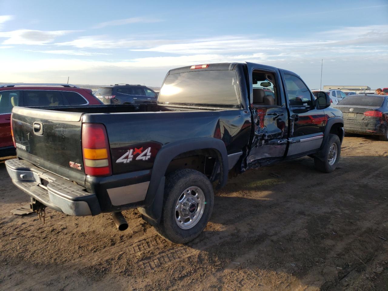 Photo 2 VIN: 1GTGK13U72F118432 - GMC SIERRA 