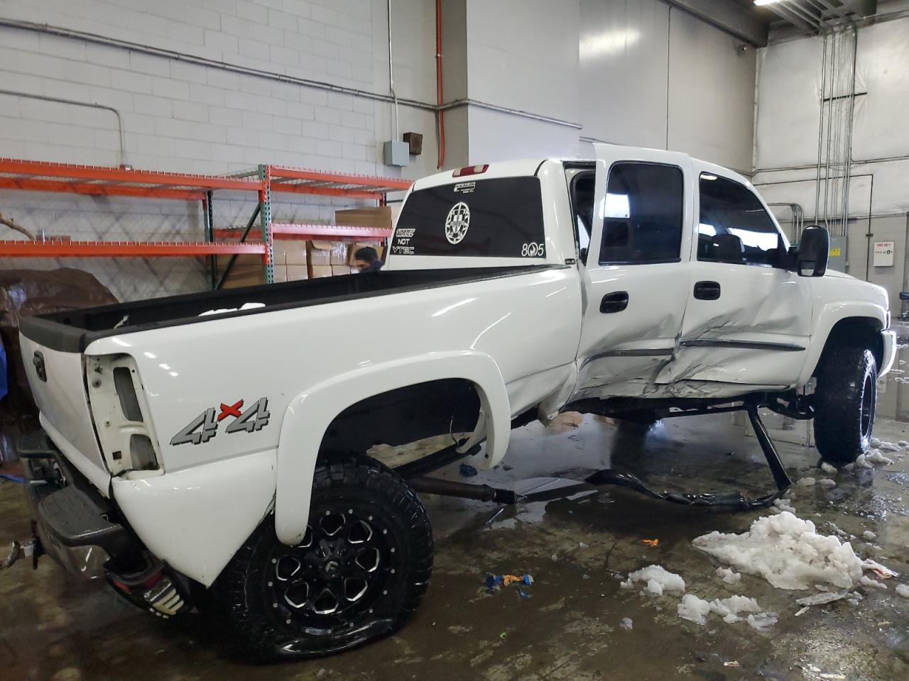 Photo 2 VIN: 1GTGK13U93F126579 - GMC SIERRA 