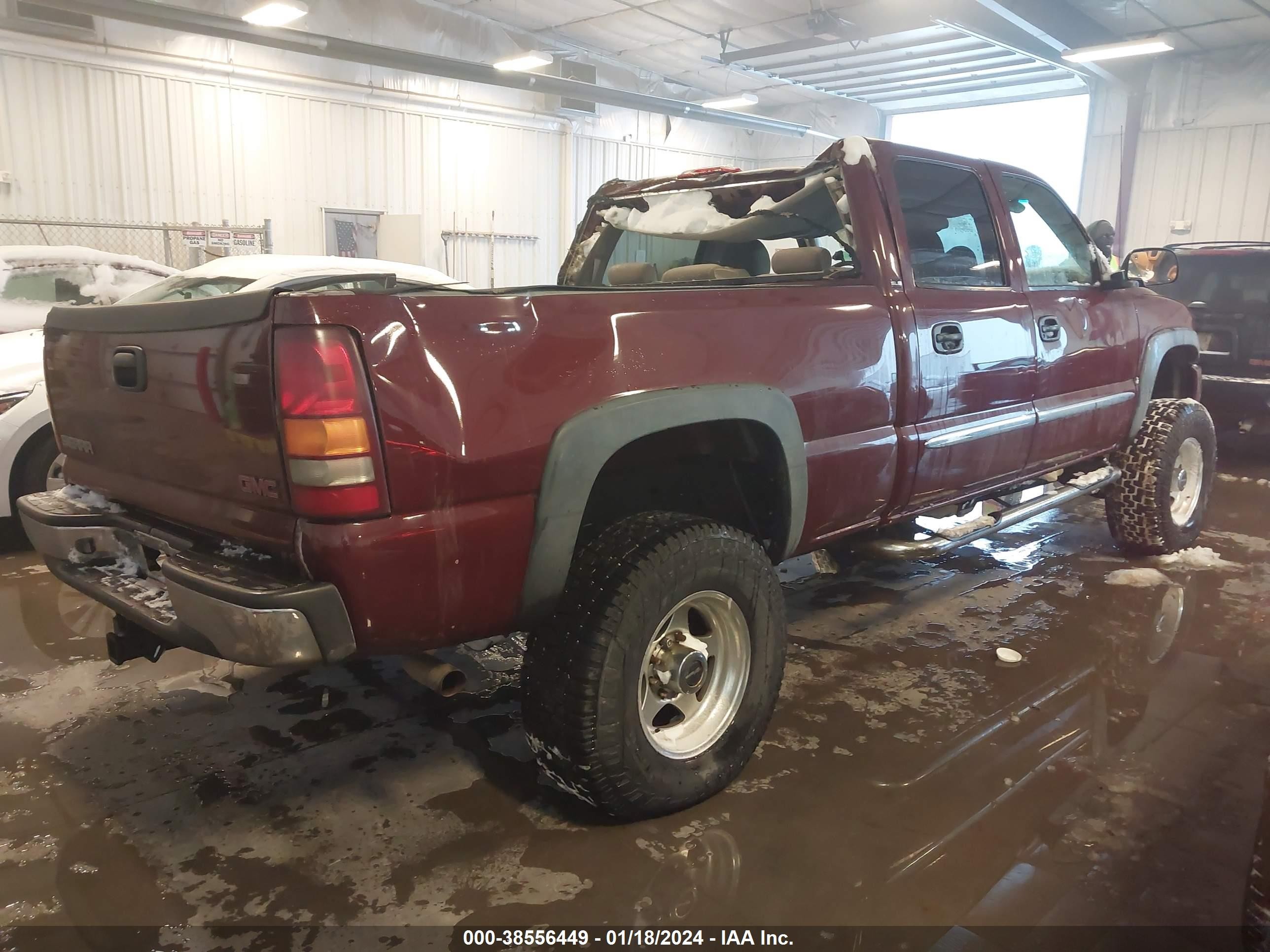 Photo 3 VIN: 1GTGK13UX3F139082 - GMC SIERRA 