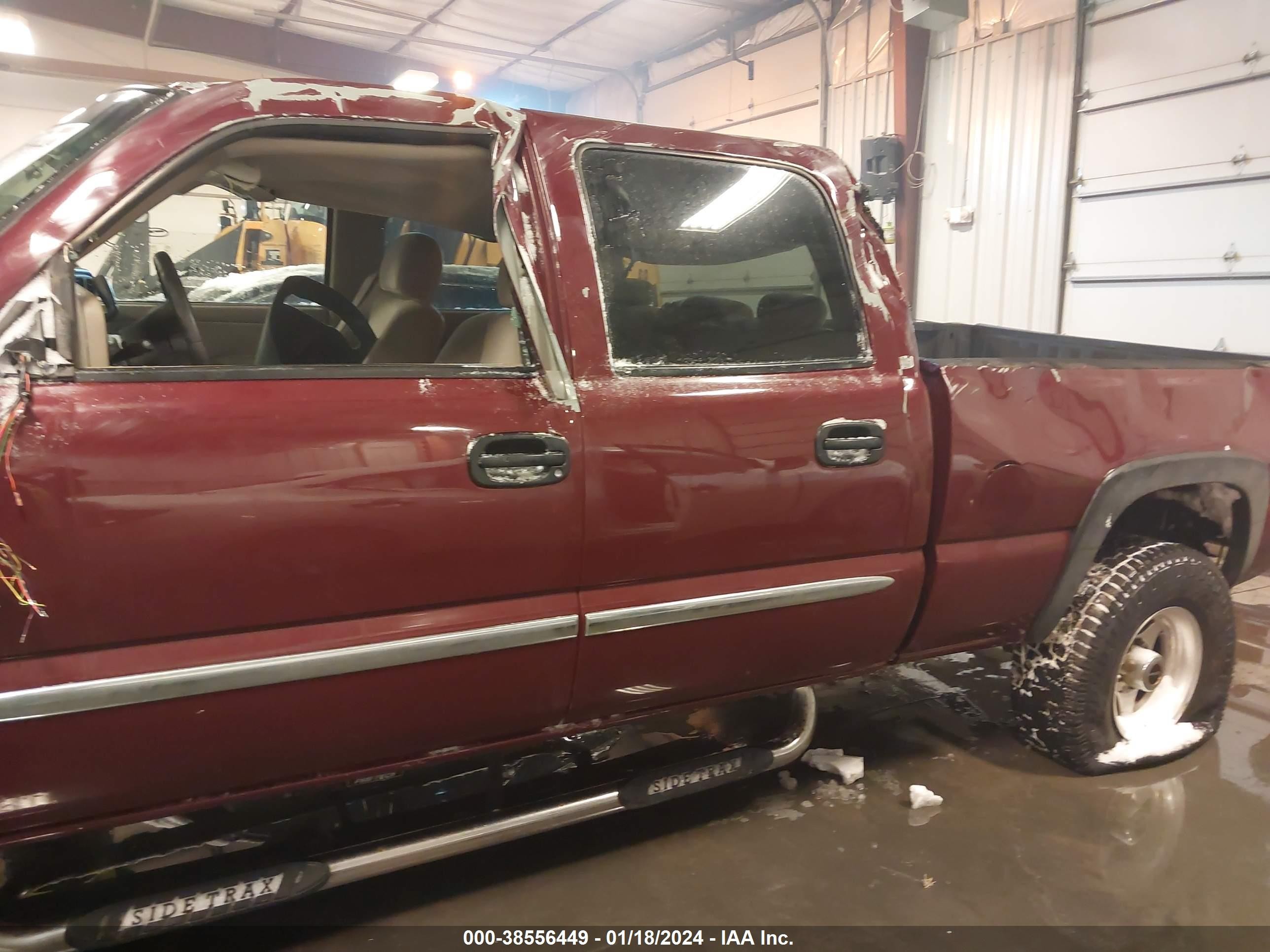 Photo 5 VIN: 1GTGK13UX3F139082 - GMC SIERRA 