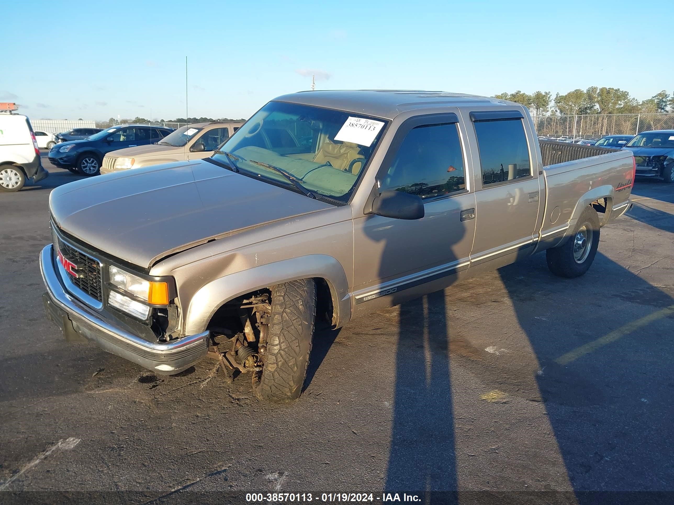 Photo 2 VIN: 1GTGK23R1XF050394 - GMC NULL 