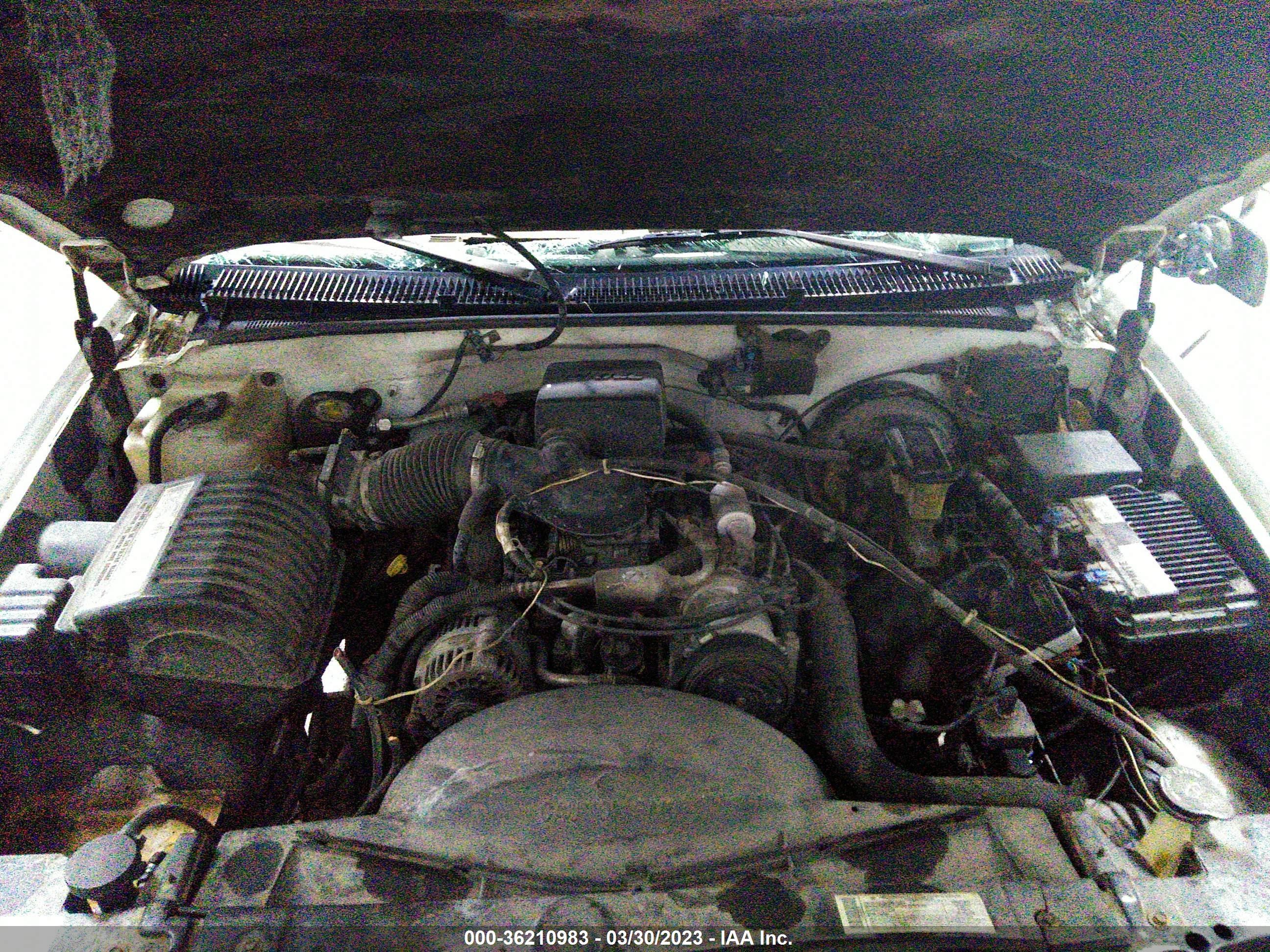 Photo 9 VIN: 1GTGK23R3YF488044 - GMC ALL 