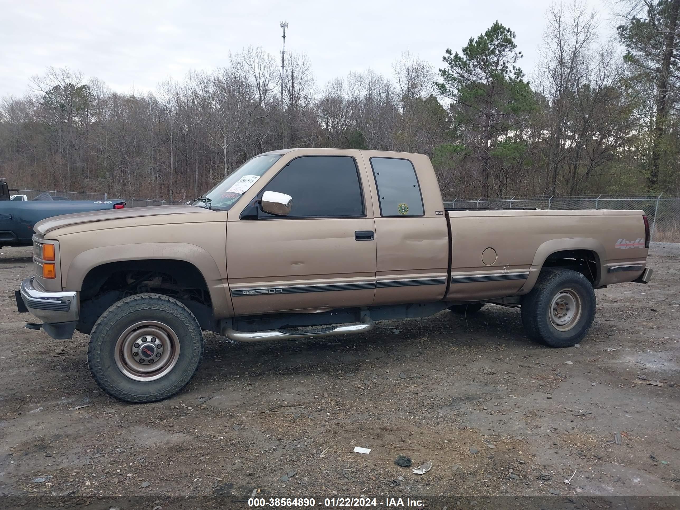 Photo 5 VIN: 1GTGK29K0RE503469 - GMC SIERRA 