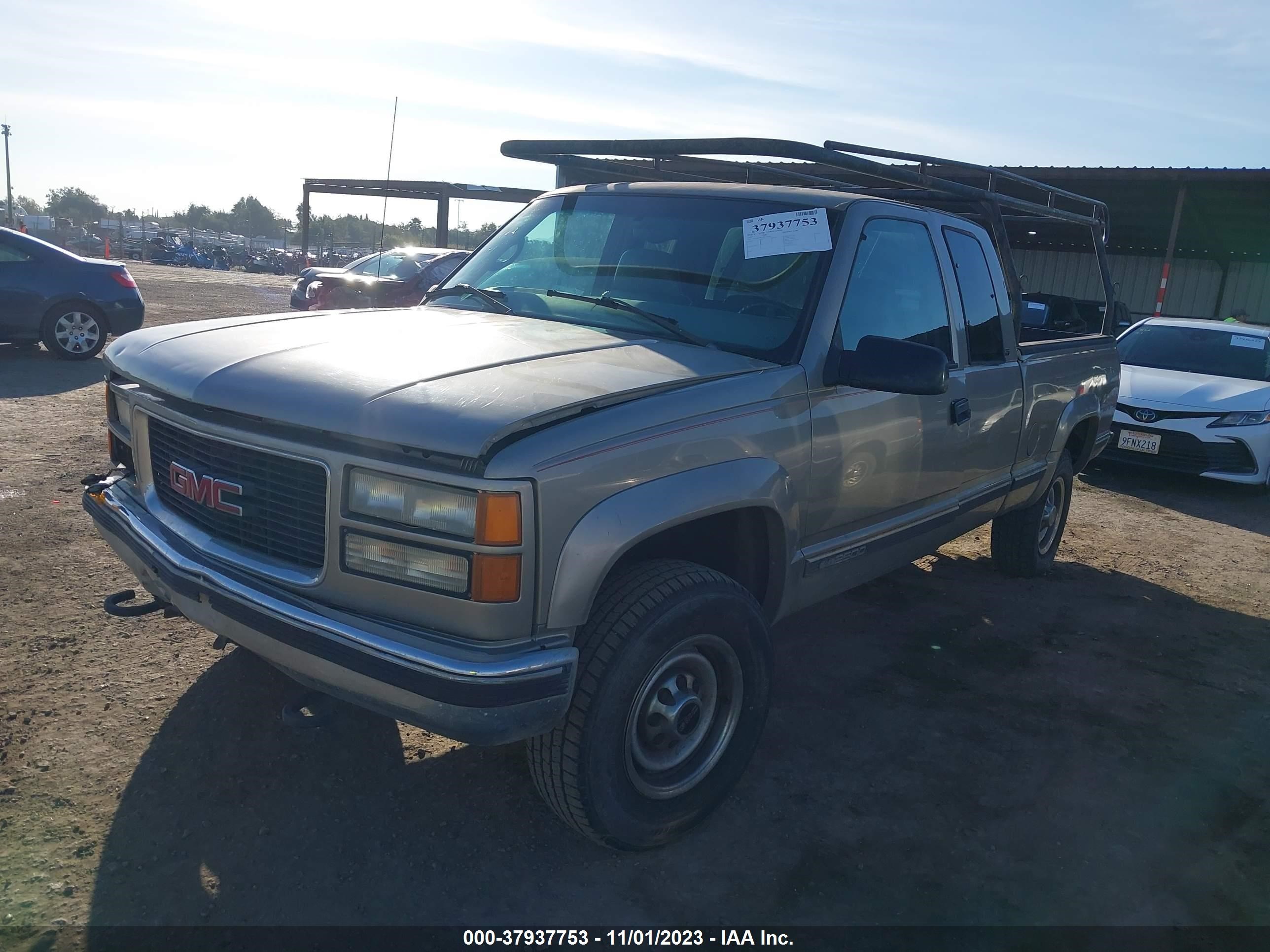 Photo 1 VIN: 1GTGK29R1XF057269 - GMC NULL 