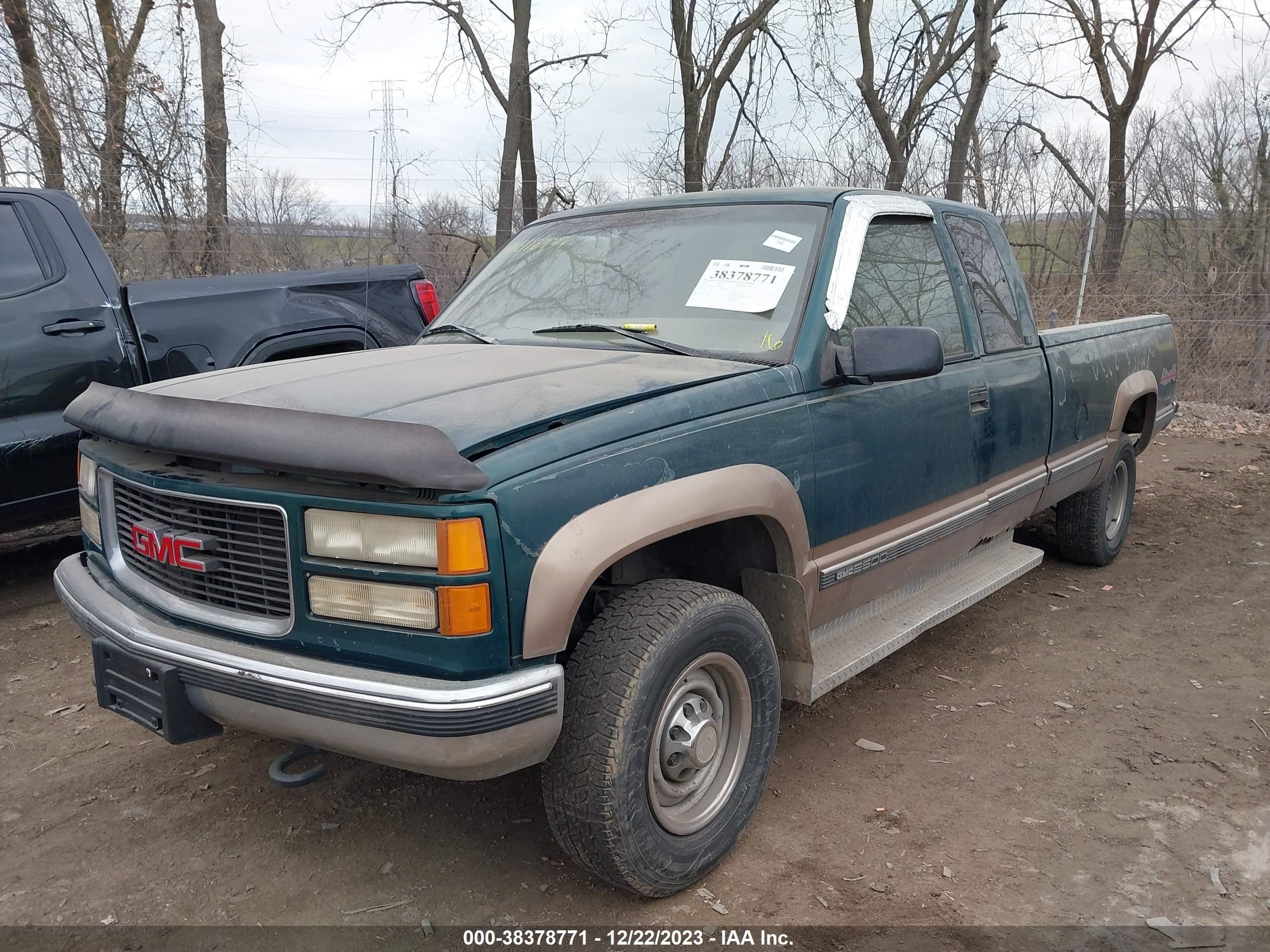 Photo 1 VIN: 1GTGK29R3VE528180 - GMC NULL 