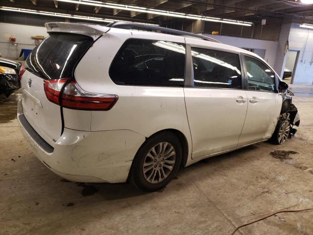 Photo 2 VIN: 1GTGK29R3WE526057 - GMC SIENNA XLE 