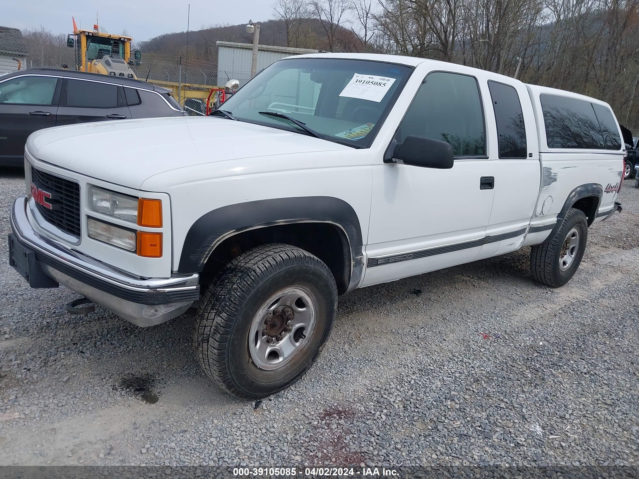 Photo 1 VIN: 1GTGK29R4WE517027 - GMC NULL 