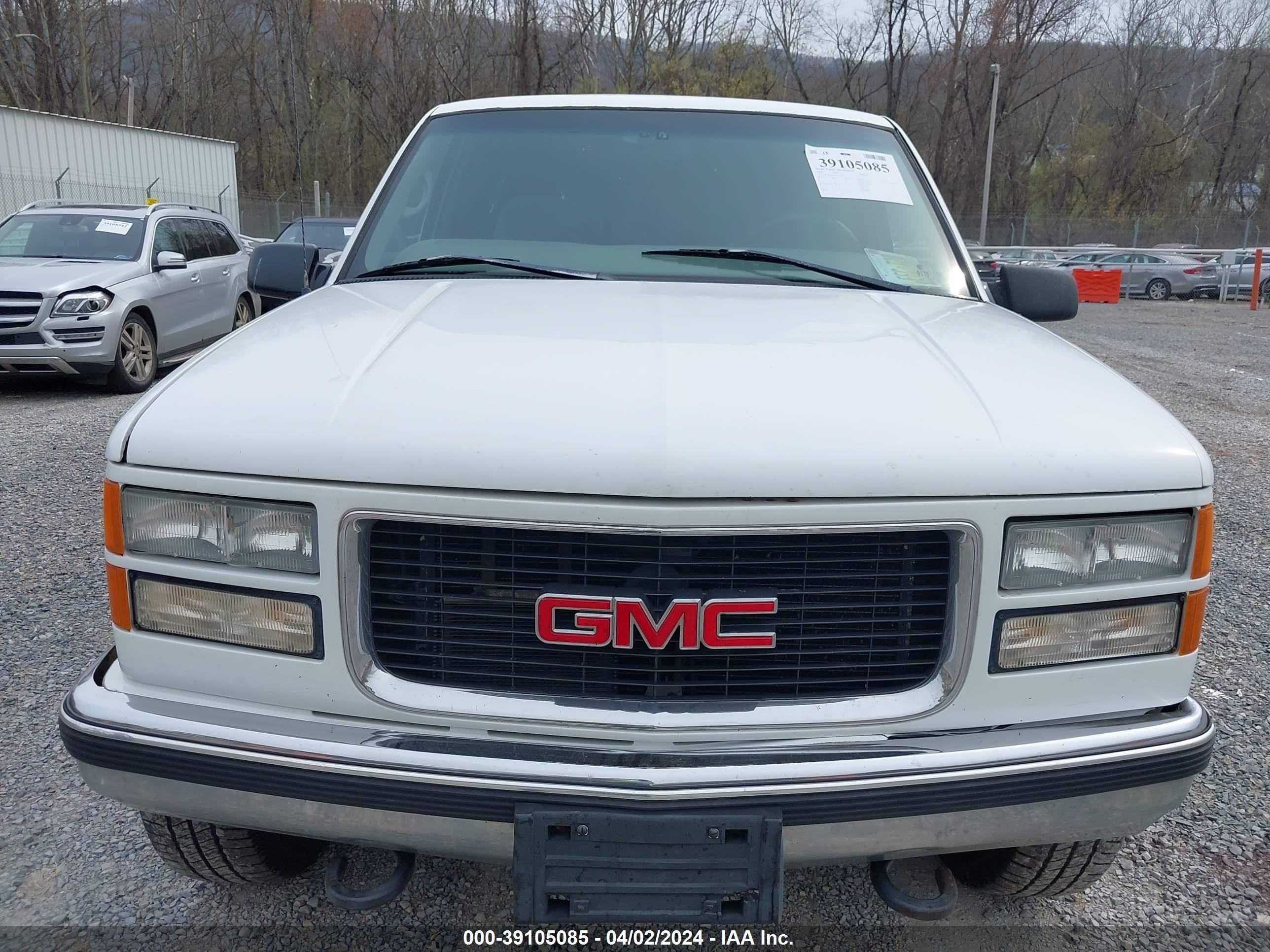 Photo 11 VIN: 1GTGK29R4WE517027 - GMC NULL 