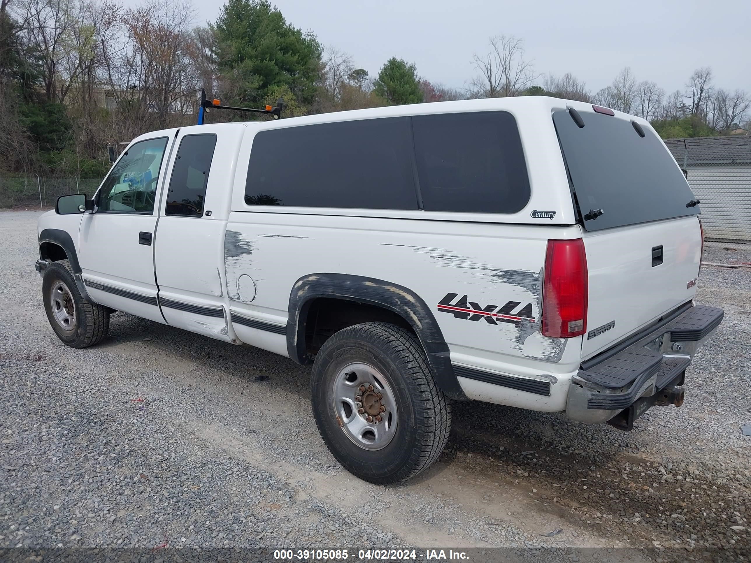 Photo 2 VIN: 1GTGK29R4WE517027 - GMC NULL 