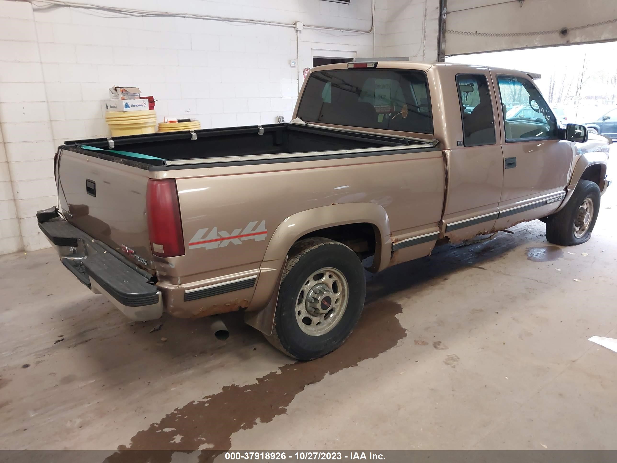 Photo 3 VIN: 1GTGK29R6TE552079 - GMC SIERRA 