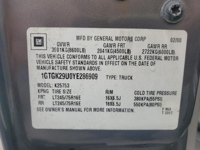 Photo 11 VIN: 1GTGK29U0YE286909 - GMC NEW SIERRA 