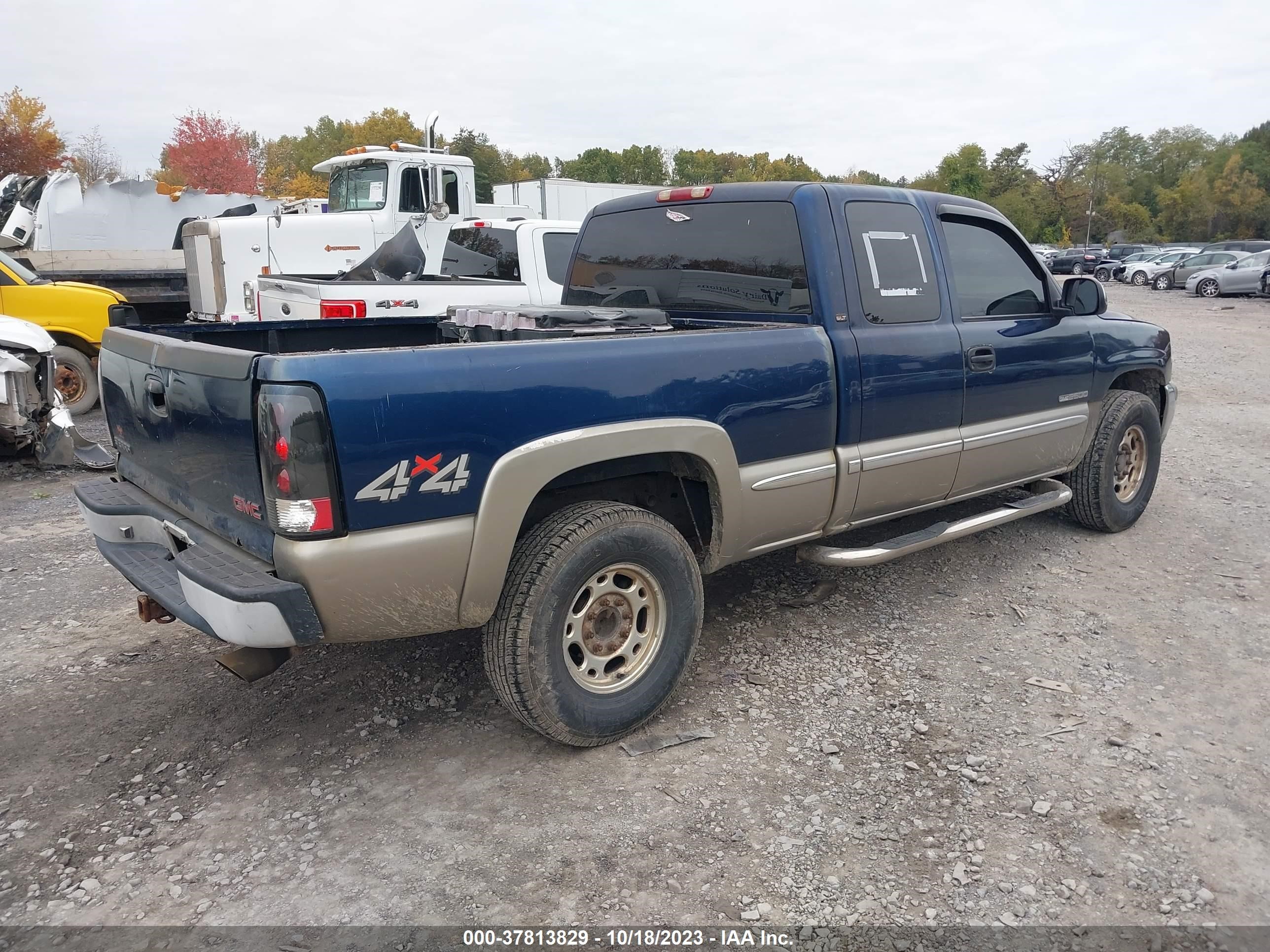 Photo 3 VIN: 1GTGK29U3YE177876 - GMC NULL 