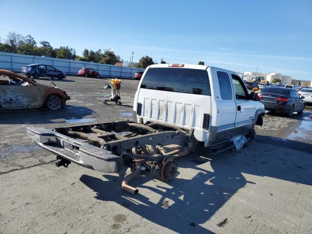 Photo 2 VIN: 1GTGK29U4YE367265 - GMC SIERRA 