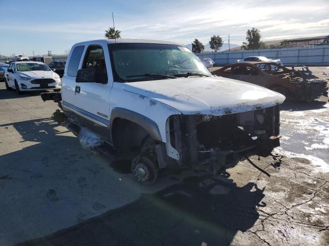 Photo 3 VIN: 1GTGK29U4YE367265 - GMC SIERRA 