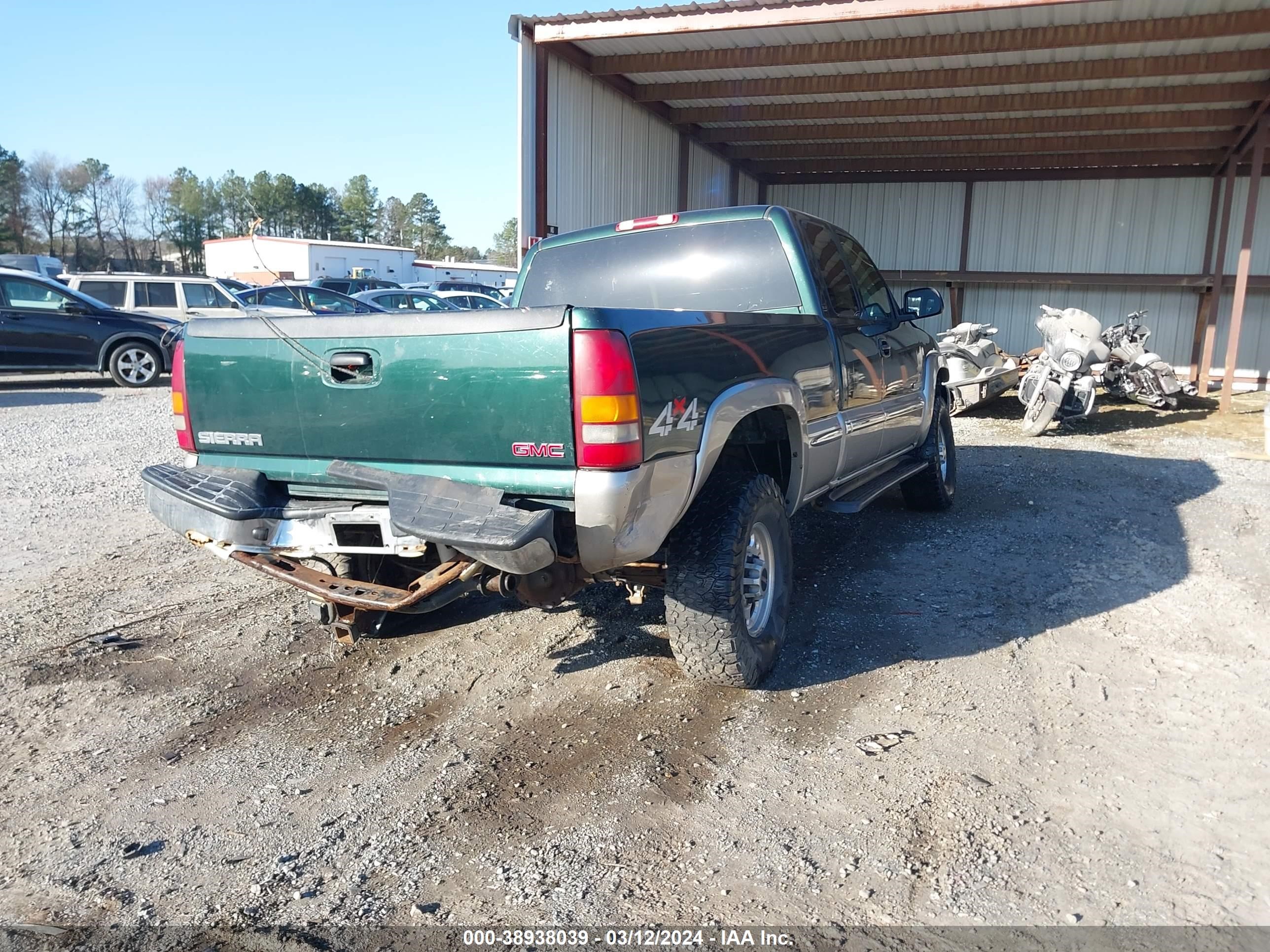 Photo 3 VIN: 1GTGK29U52Z339538 - GMC ALL 