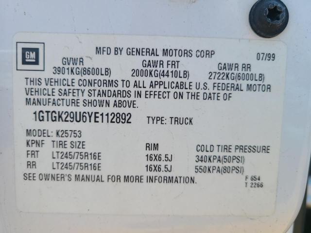 Photo 11 VIN: 1GTGK29U6YE112892 - GMC NEW SIERRA 