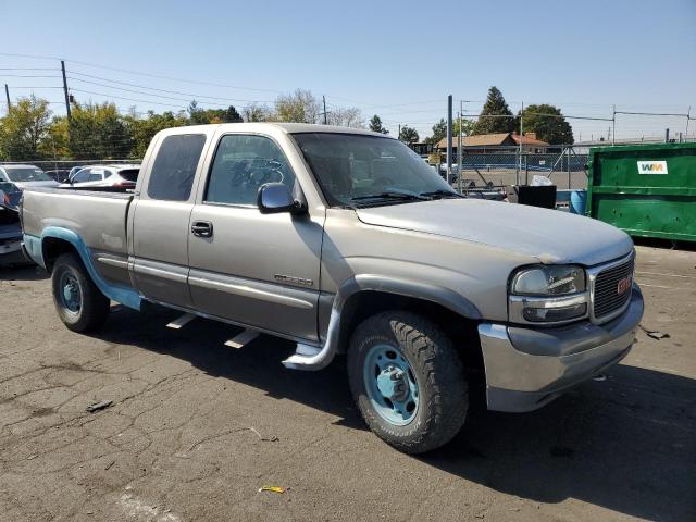 Photo 3 VIN: 1GTGK29U6YZ105692 - GMC NEW SIERRA 