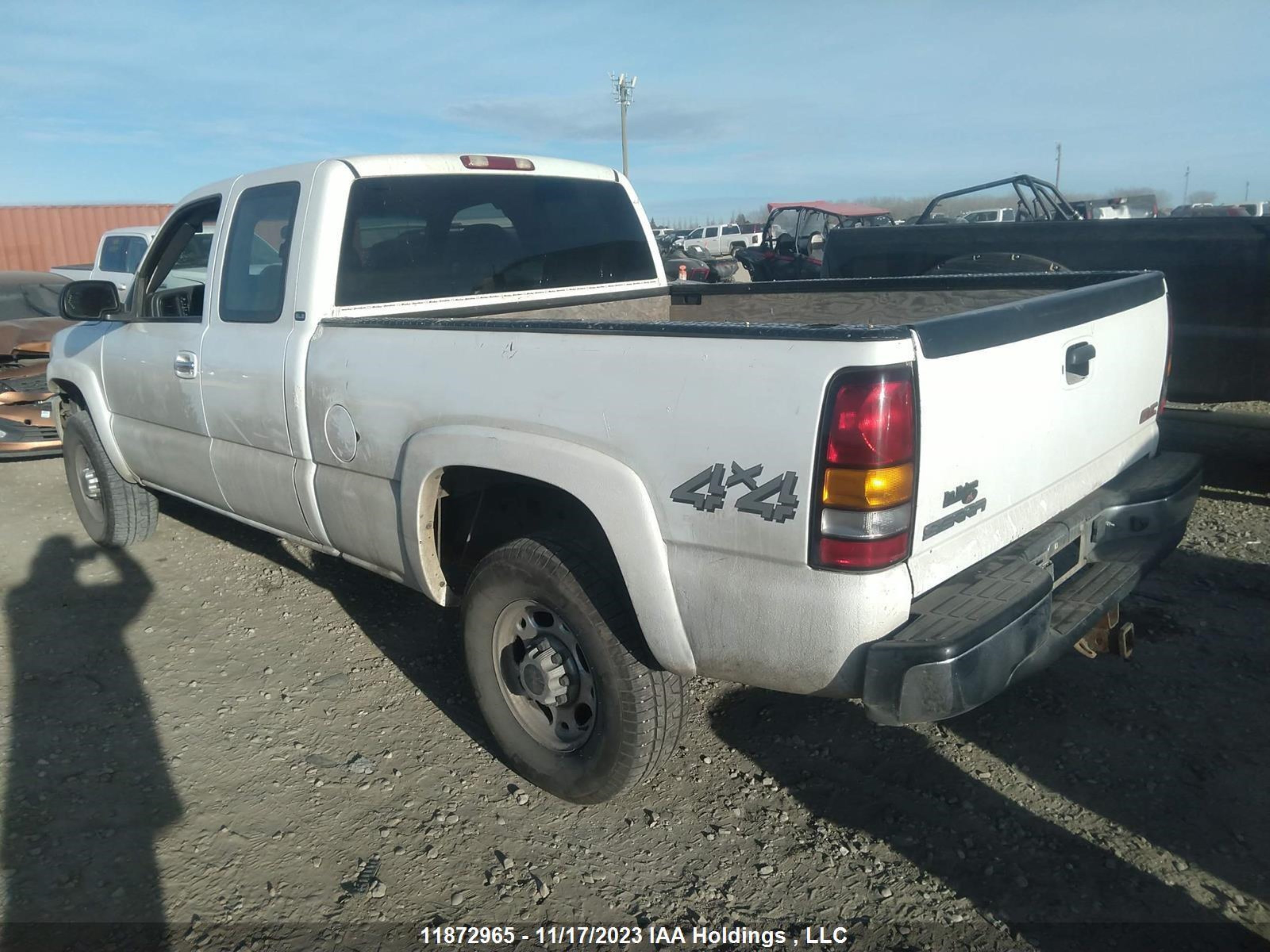 Photo 2 VIN: 1GTGK29U74Z183716 - GMC NULL 