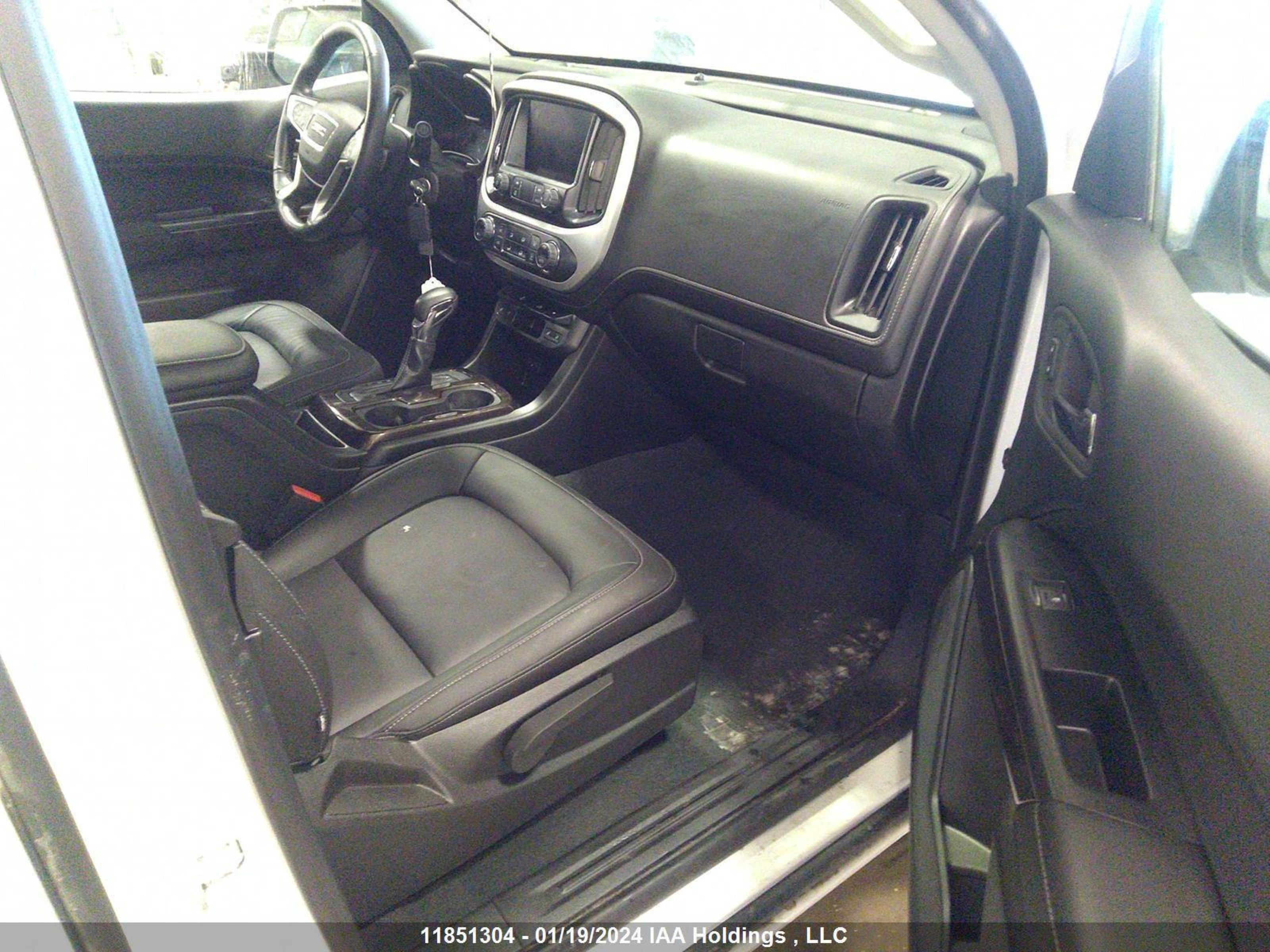 Photo 4 VIN: 1GTH5CEN2N1315300 - GMC CANYON 