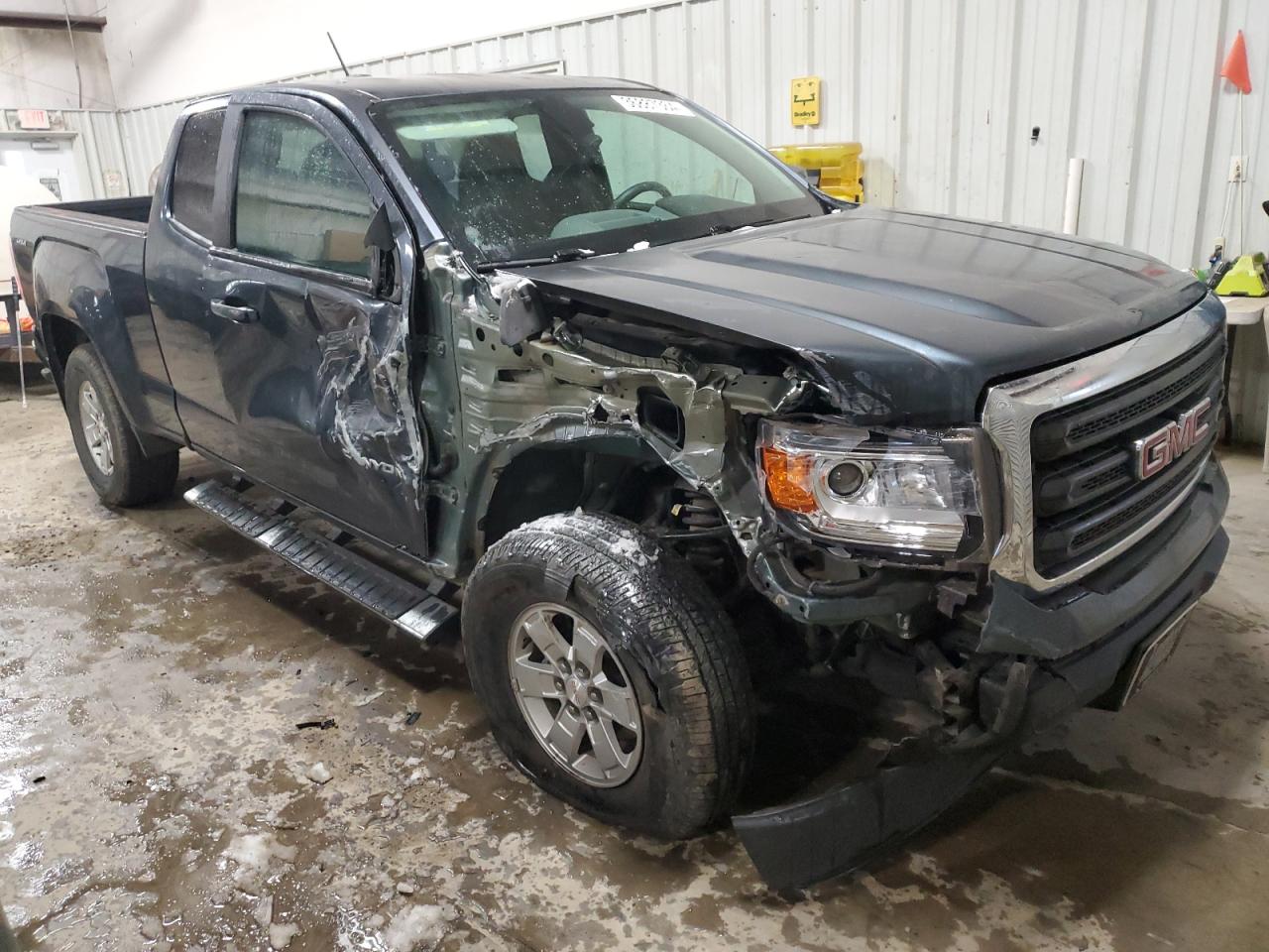 Photo 3 VIN: 1GTH6AE33F1187036 - GMC CANYON 