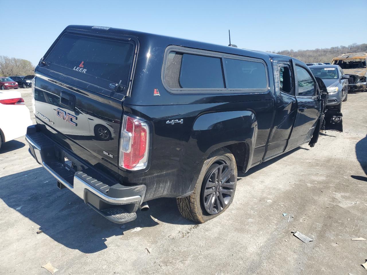 Photo 2 VIN: 1GTH6CEN3L1244831 - GMC CANYON 