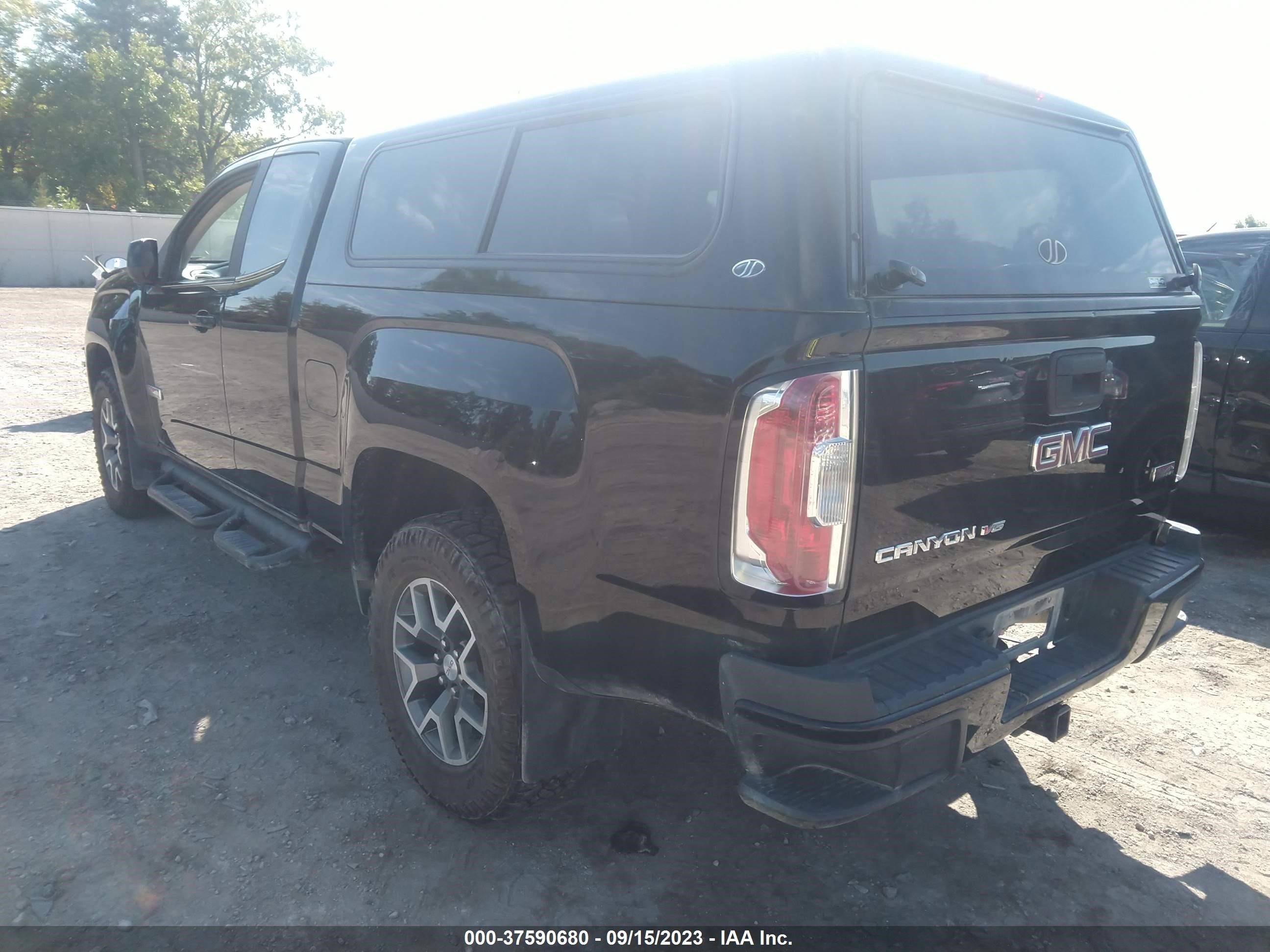 Photo 2 VIN: 1GTH6FEN8K1171424 - GMC CANYON 