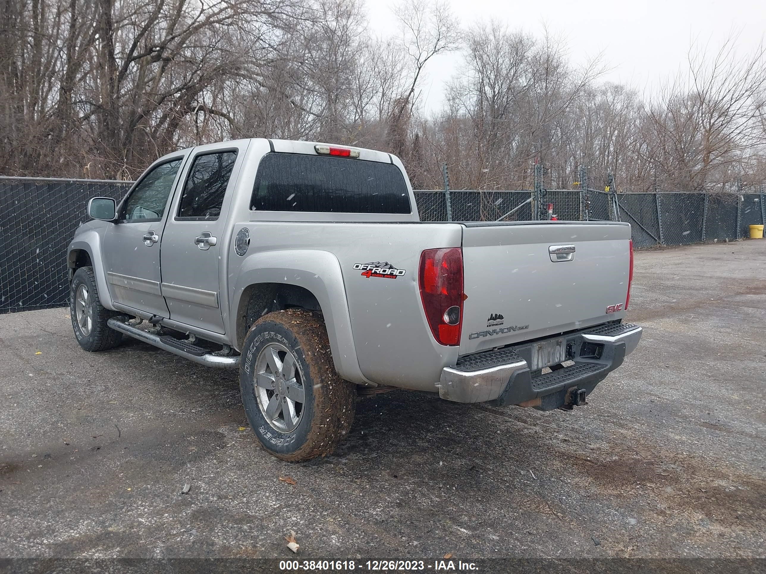 Photo 2 VIN: 1GTH6MFEXB8136121 - GMC CANYON 