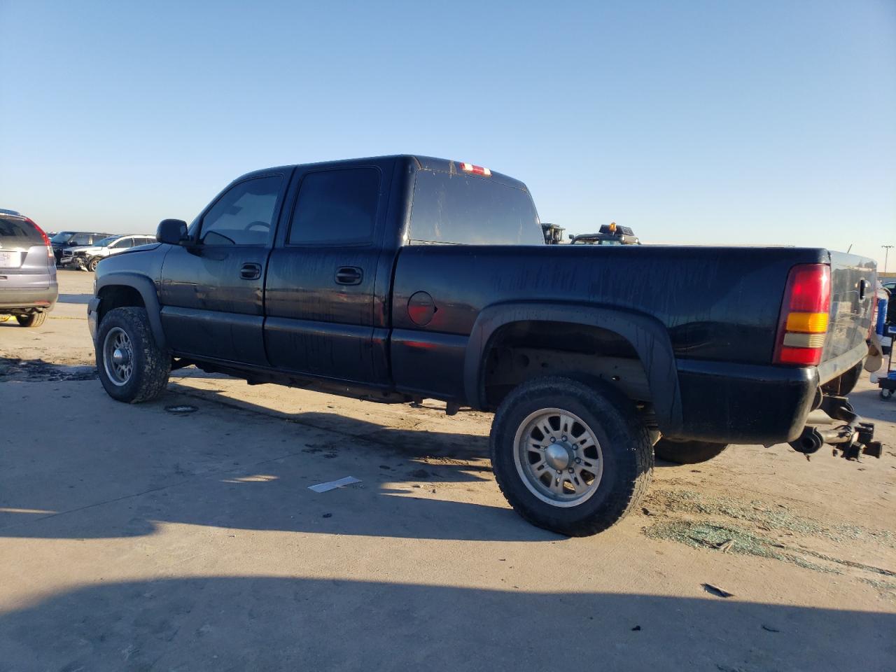 Photo 1 VIN: 1GTHC23112F107410 - GMC SIERRA 