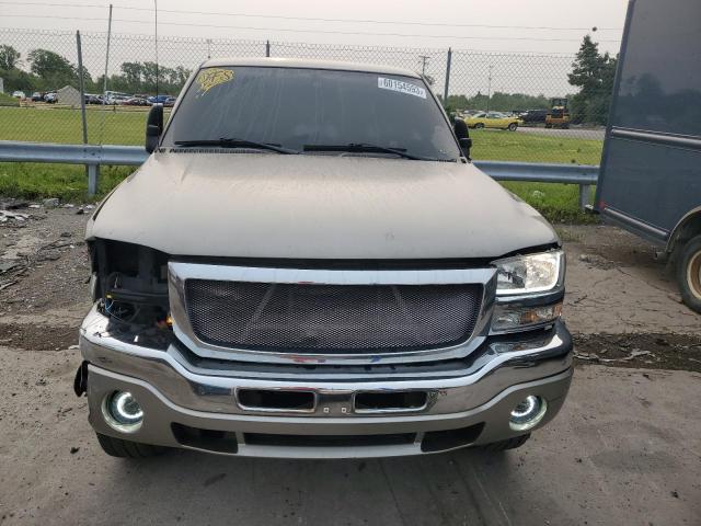 Photo 4 VIN: 1GTHC23153F207480 - GMC SIERRA C25 