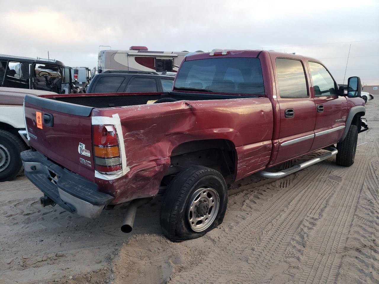 Photo 2 VIN: 1GTHC23214F191451 - GMC SIERRA 